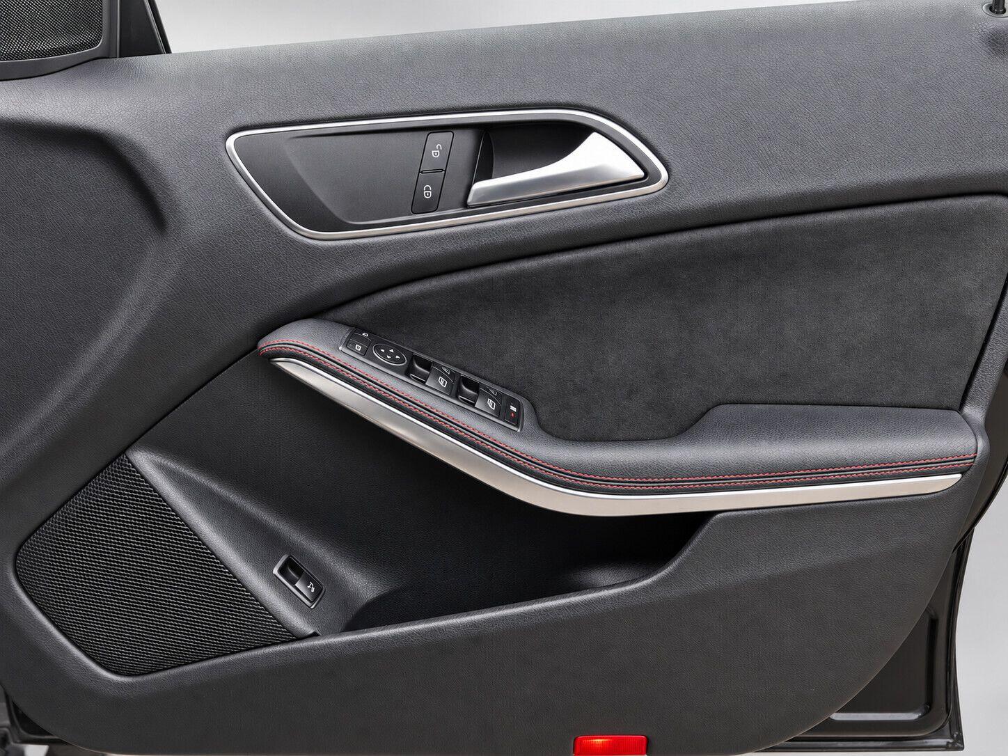 Mercedes-Benz Gla view 16