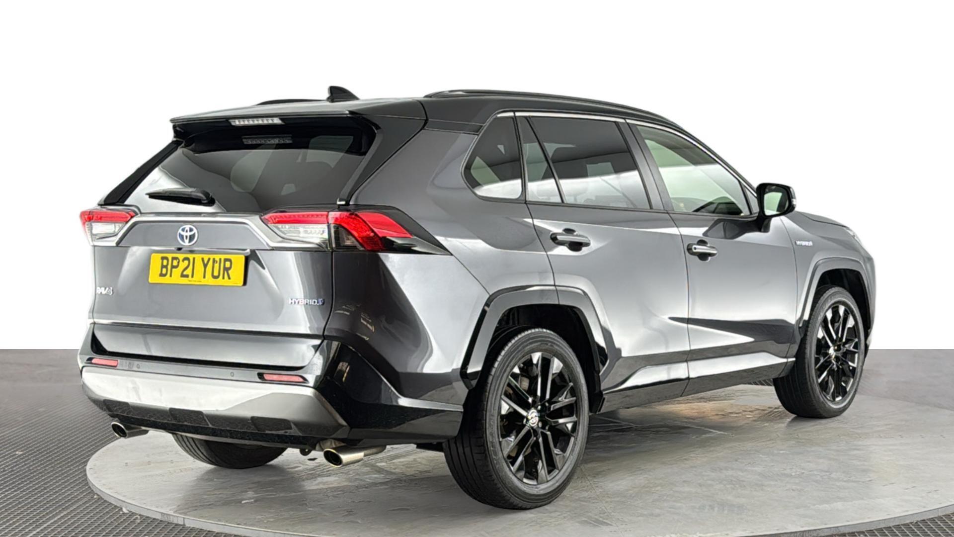 Toyota RAV4 view 4