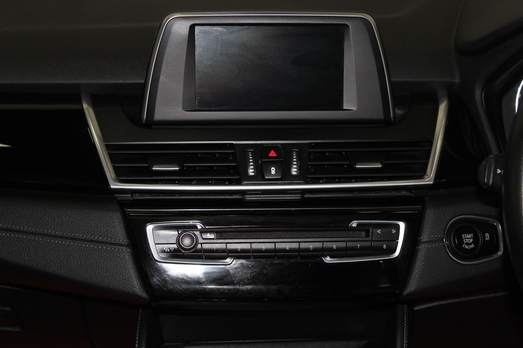 BMW 2 Series view 32