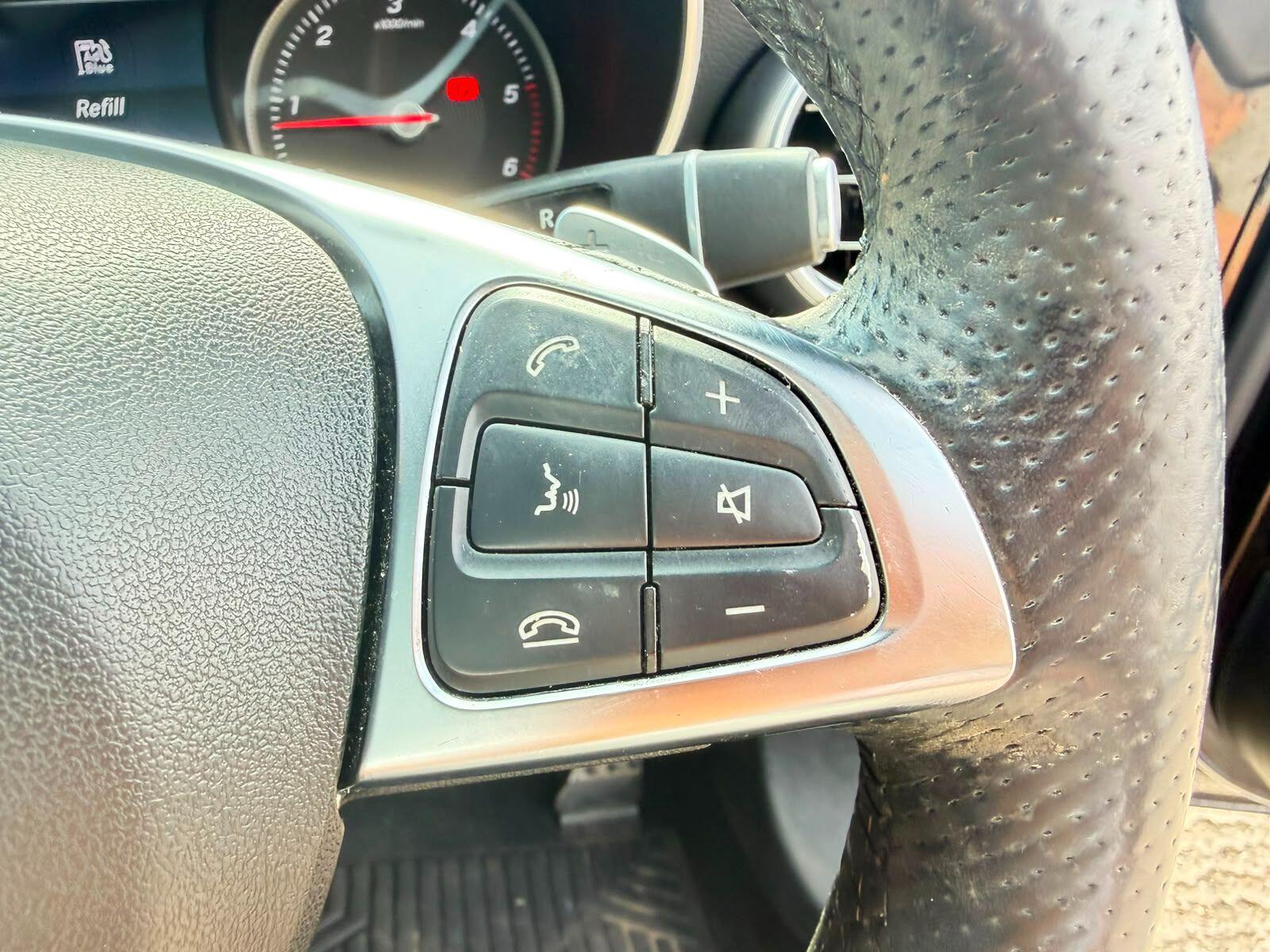 Mercedes-Benz C-Class view 17