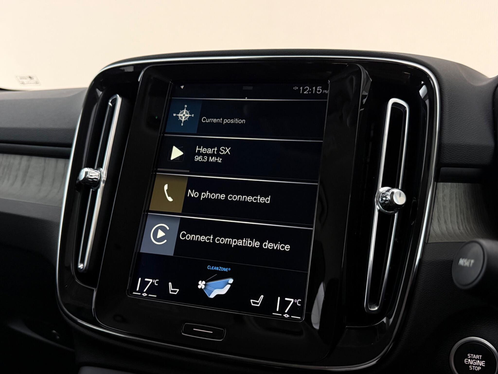 Volvo XC40 view 22