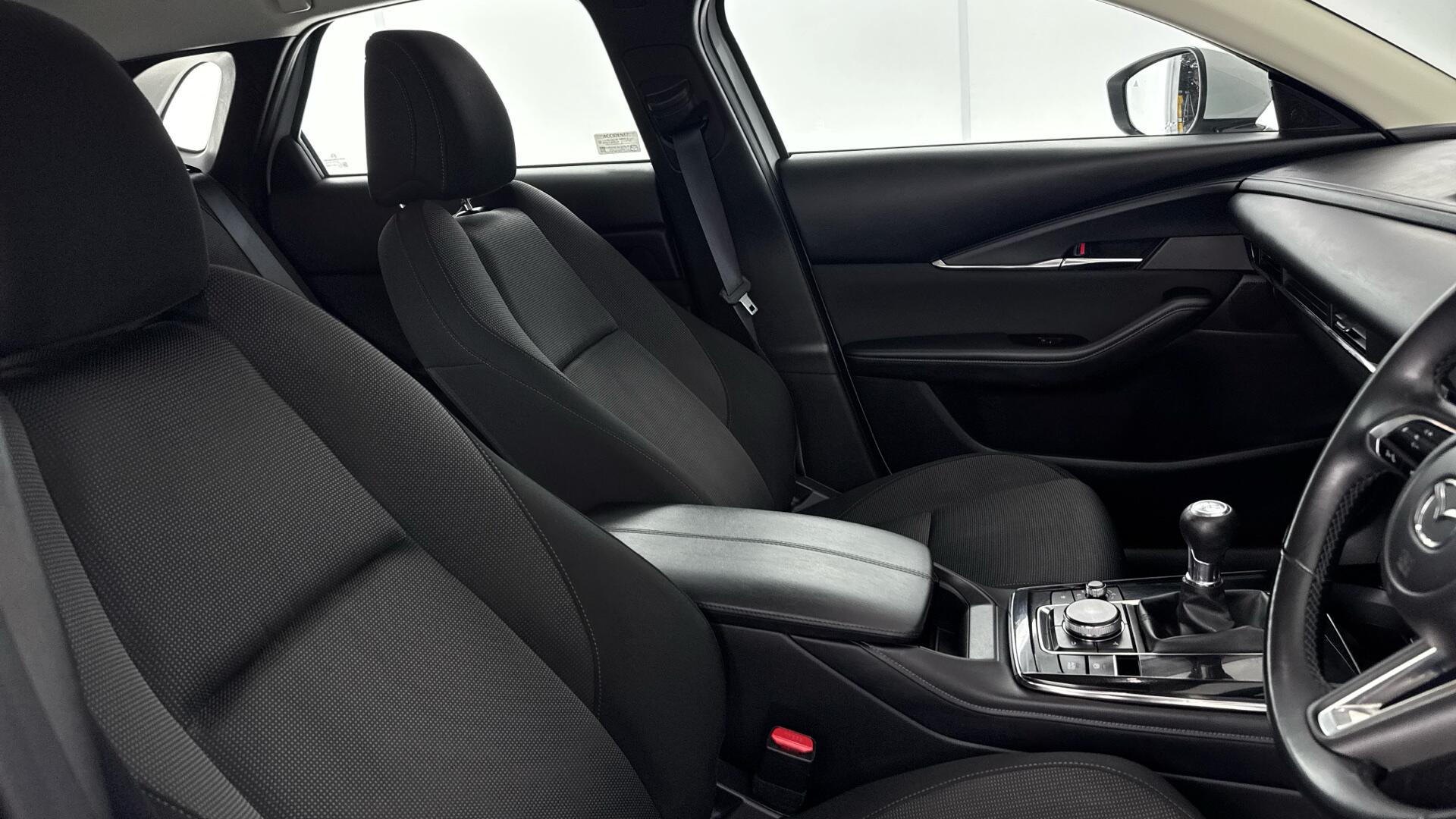 Mazda CX-30 view 16