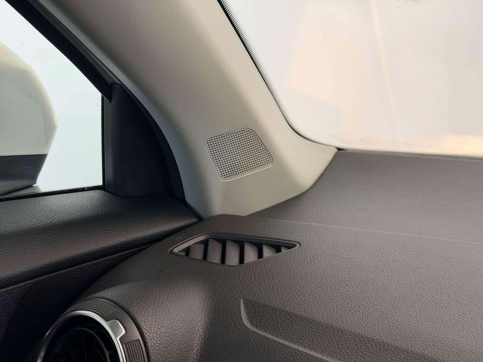 Audi Q2 view 29