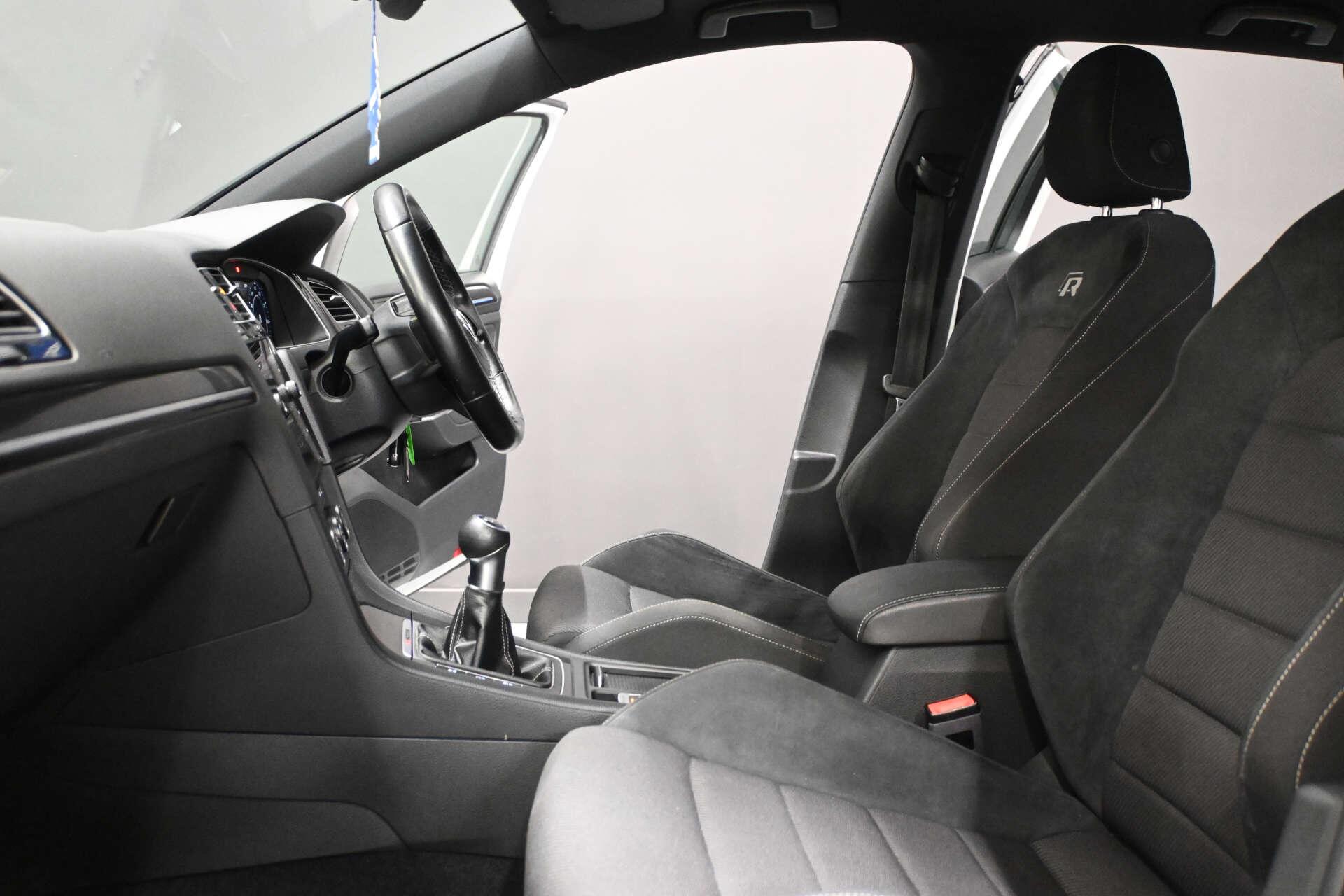Volkswagen Golf view 20