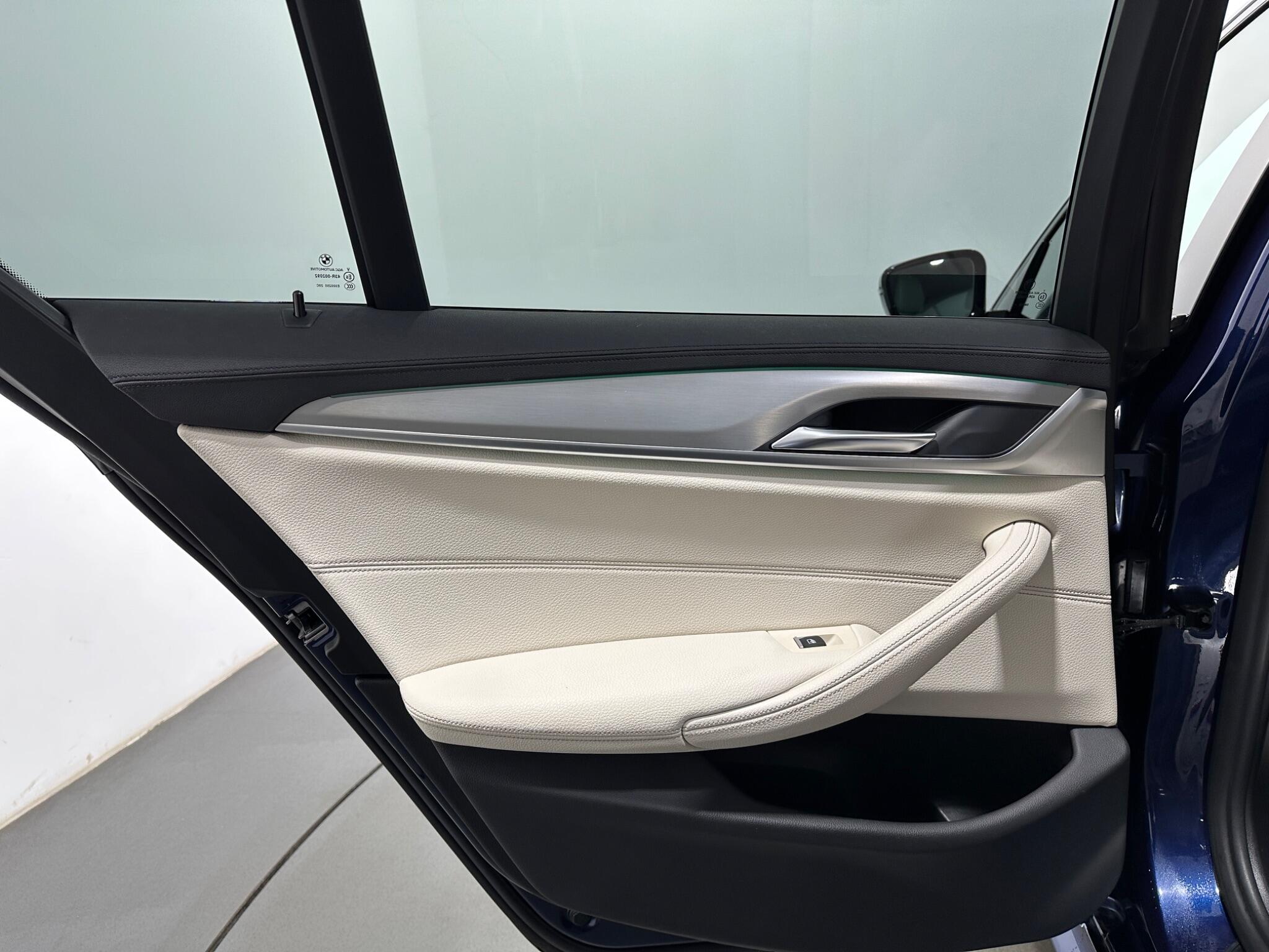 BMW 5 Series view 41