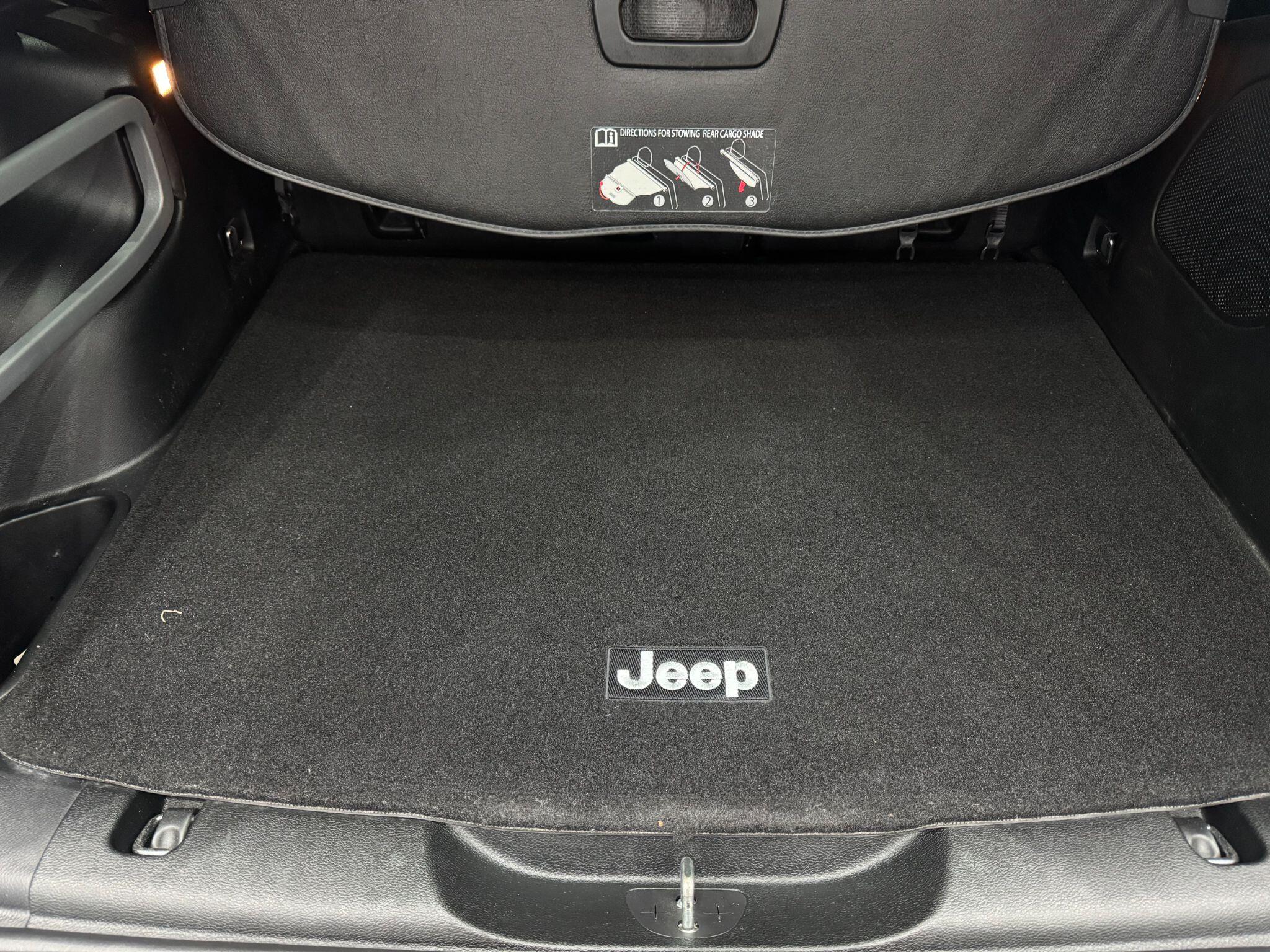 Jeep Cherokee view 60