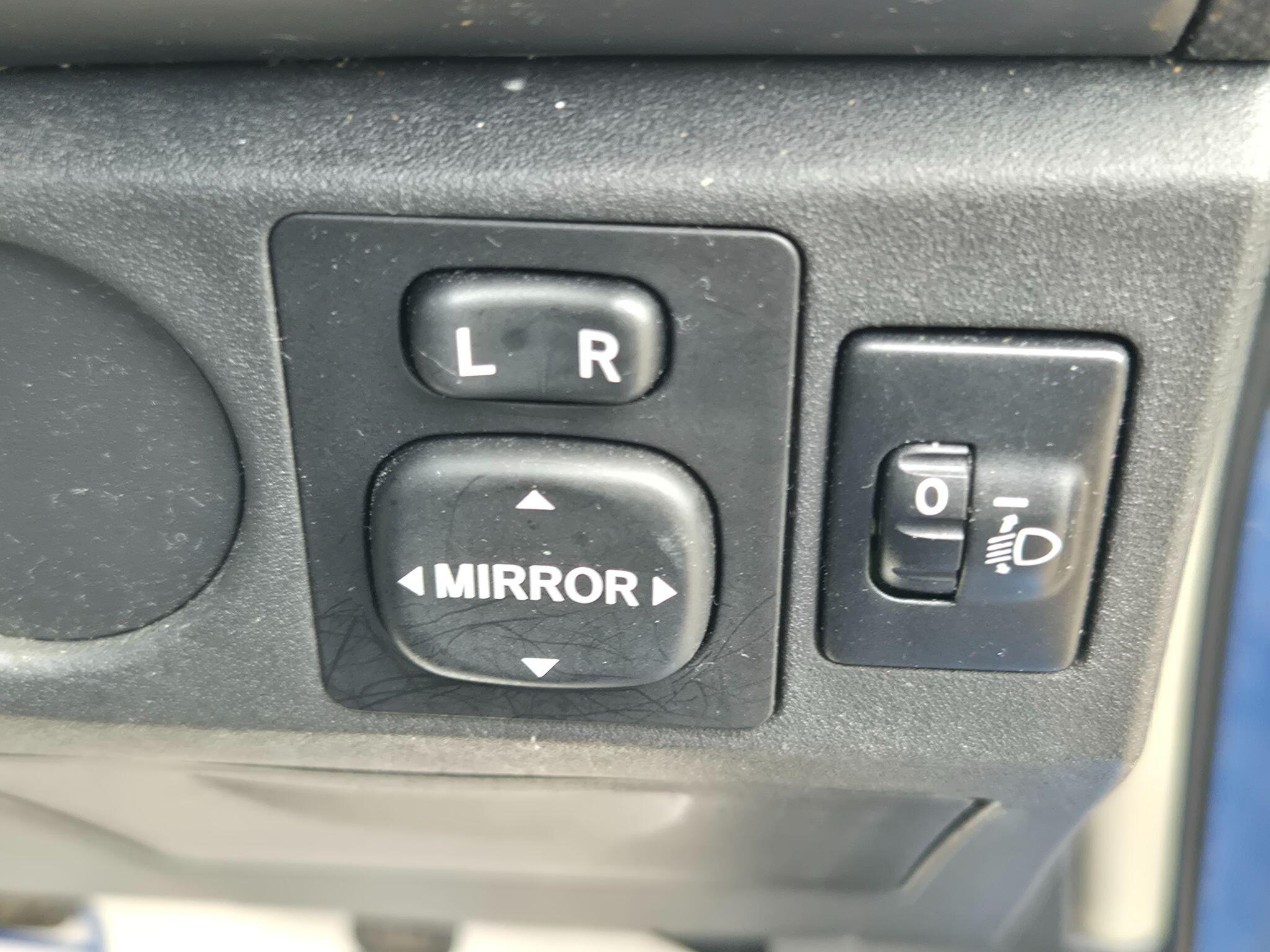 Toyota Yaris view 11