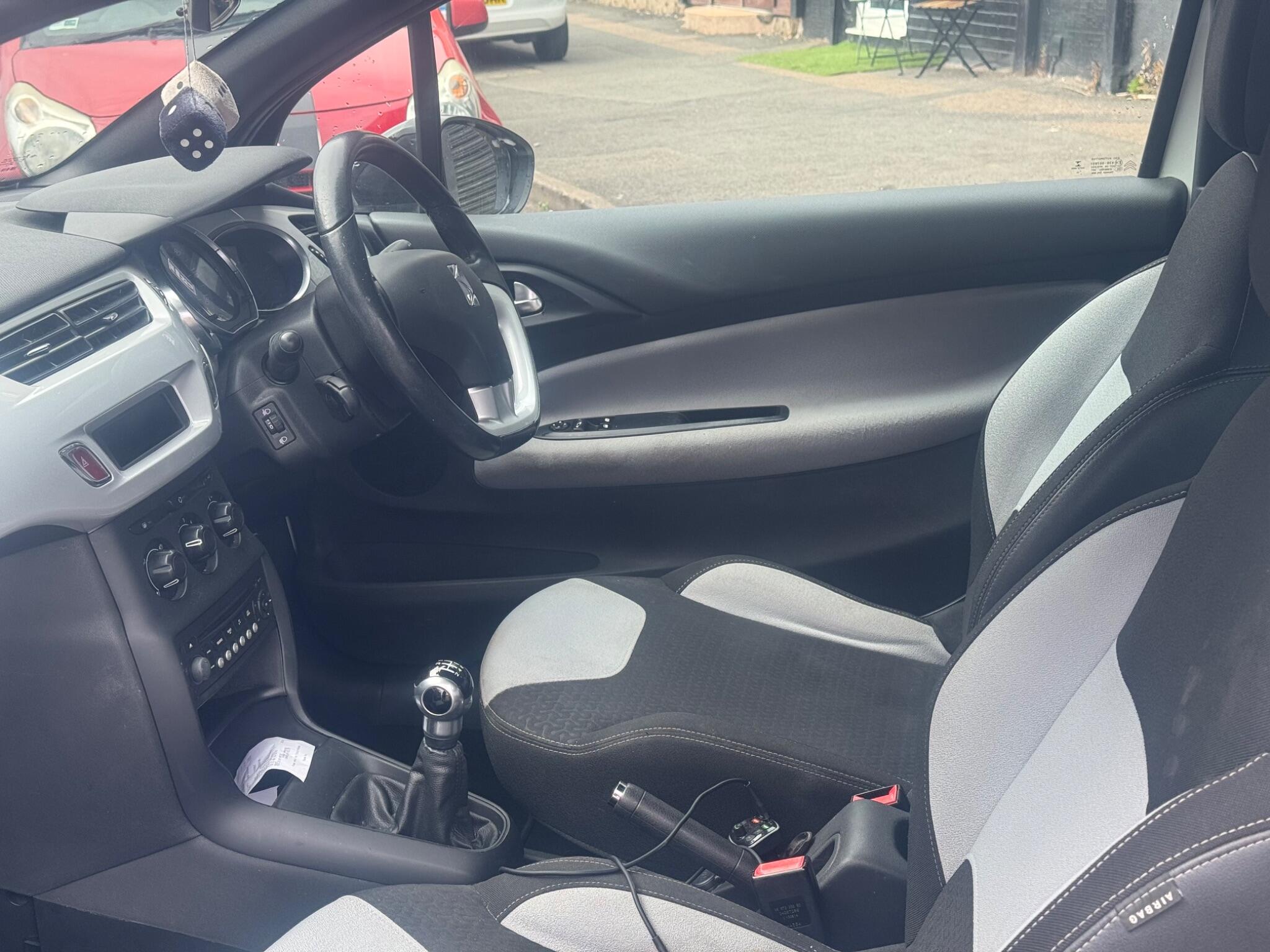 Citroen DS3 view 11
