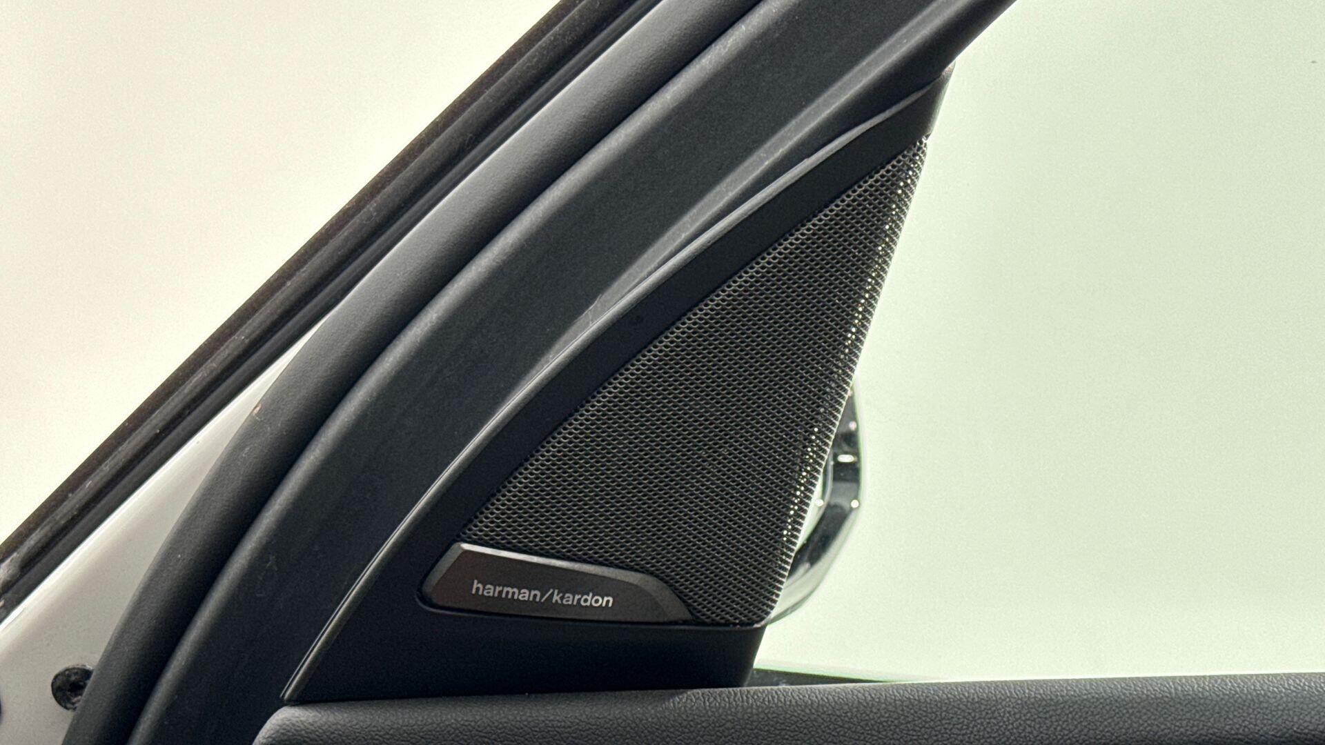 BMW X3 view 21