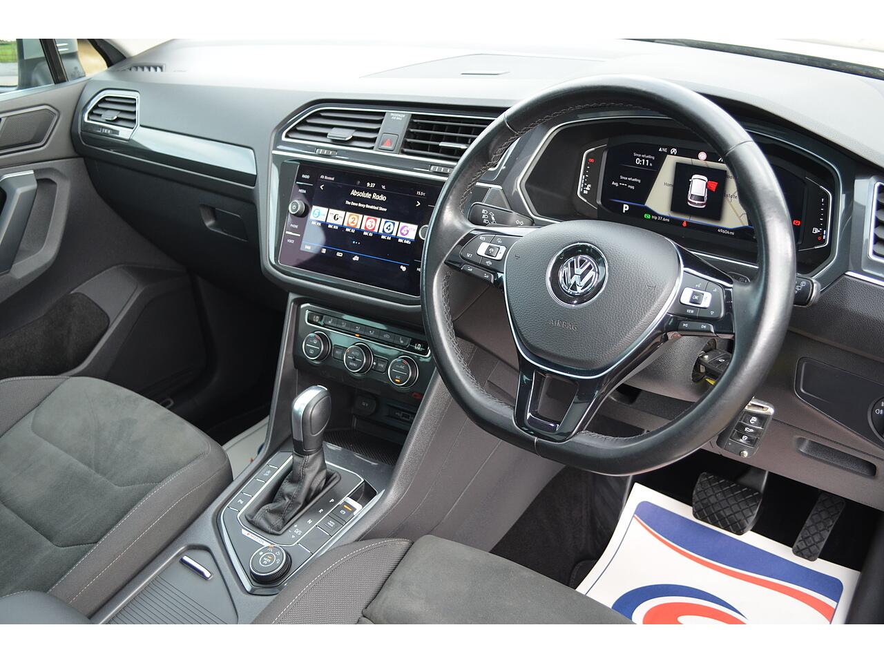 Volkswagen Tiguan view 2