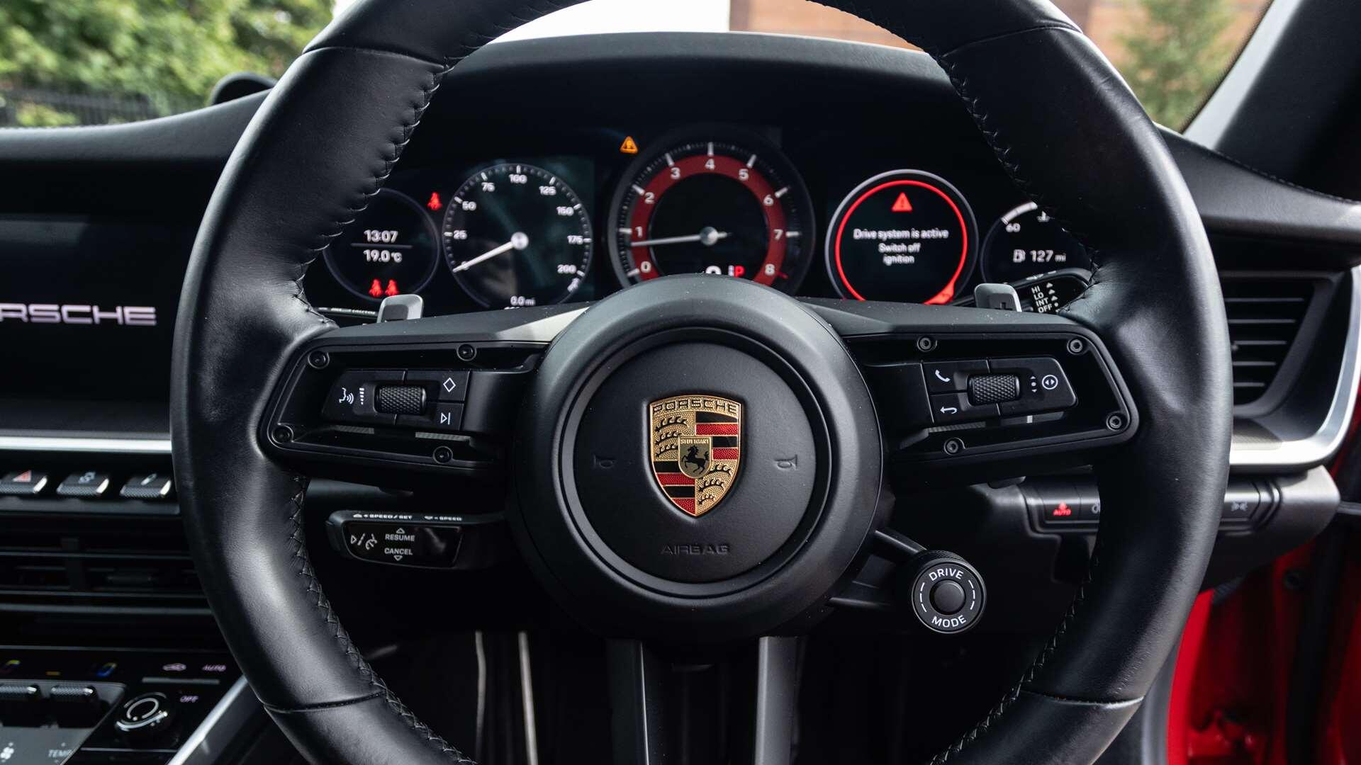 Porsche 911 view 19