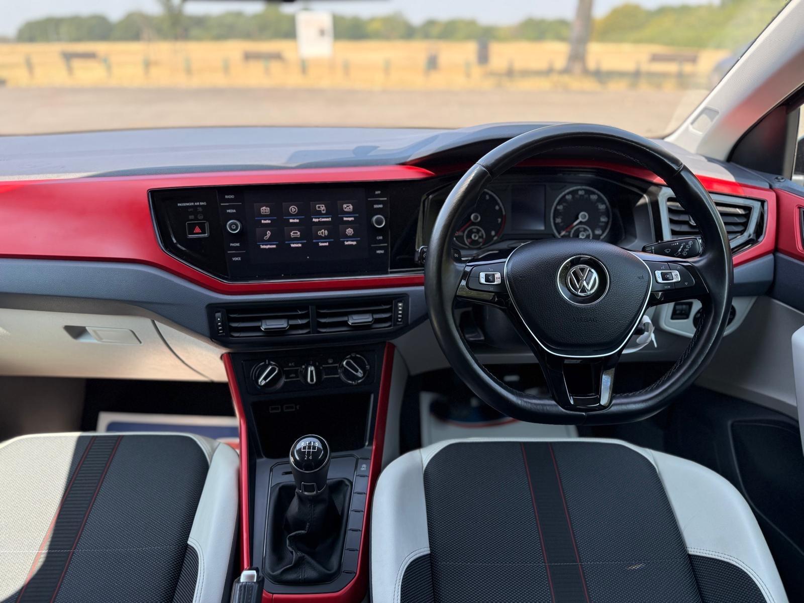 Volkswagen Polo view 28