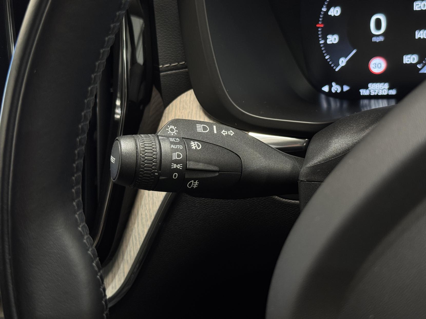 Volvo XC60 view 34