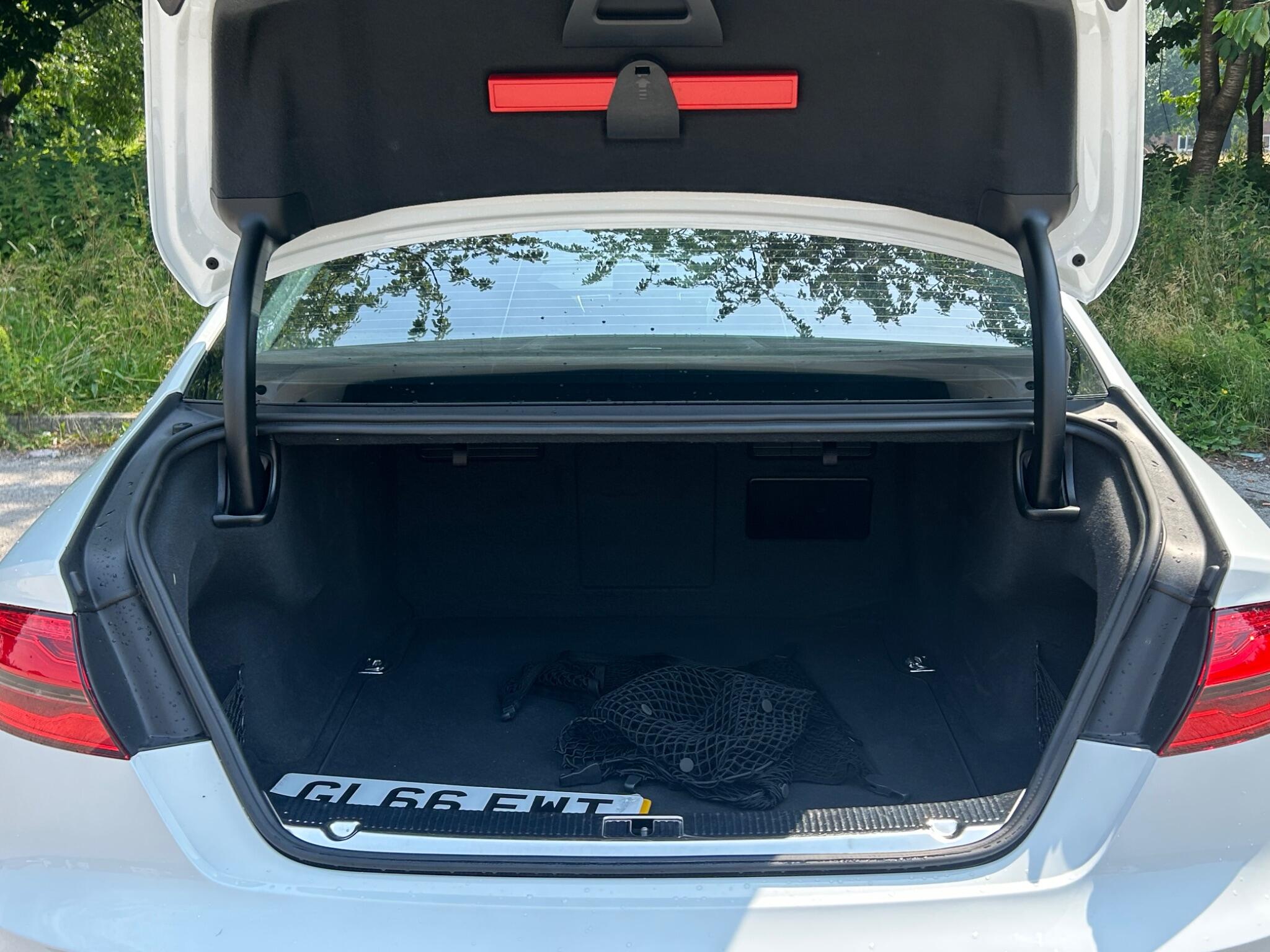 Audi S8 view 29