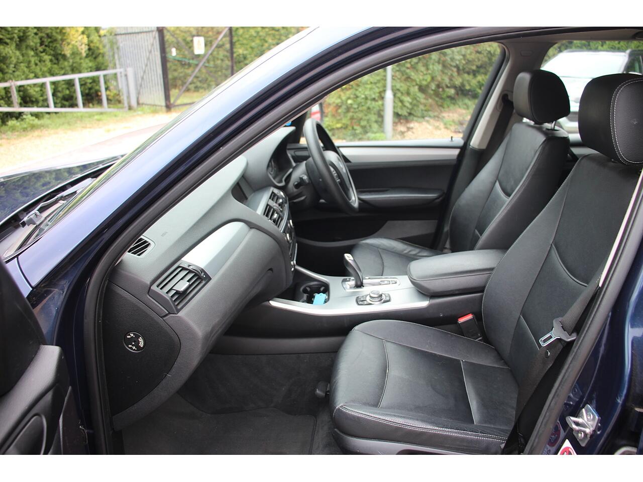 BMW X3 view 12