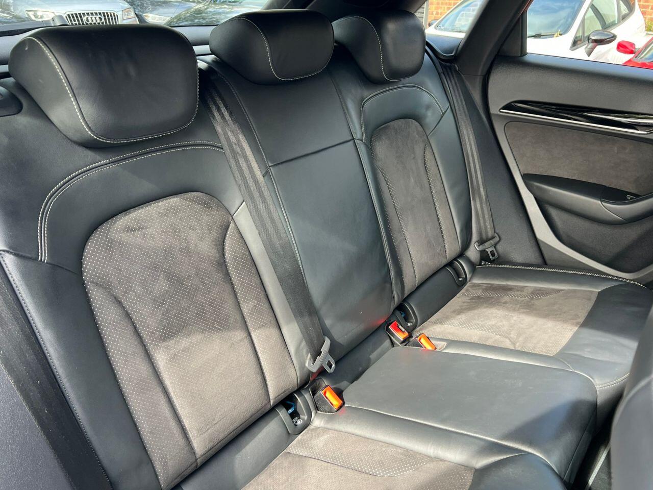 Audi Q3 view 19