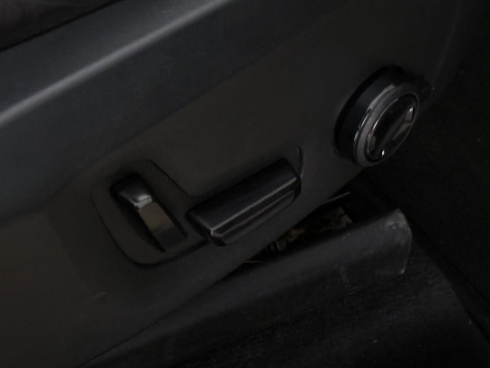 Volvo XC60 view 35
