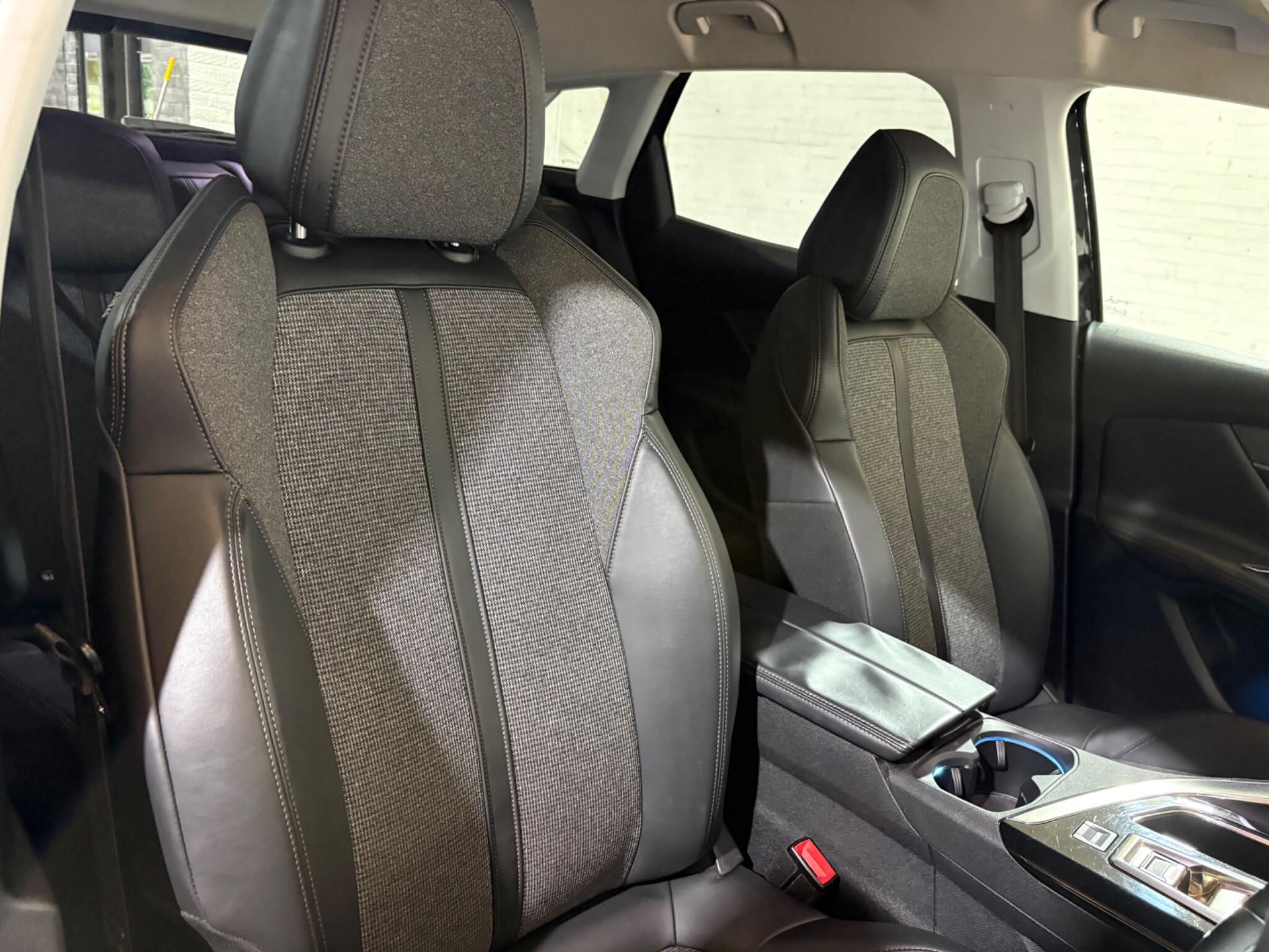 Peugeot 3008 view 19