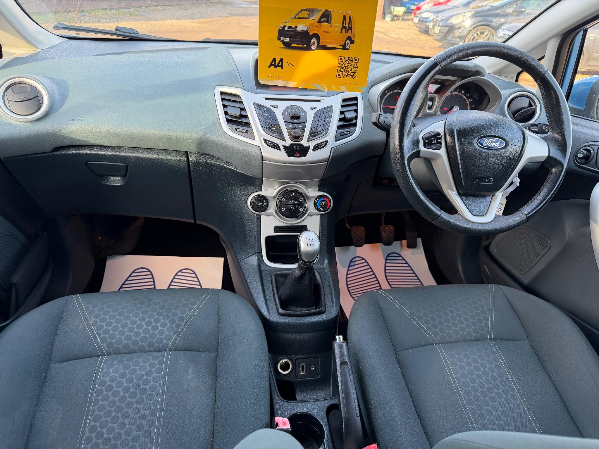 2011 Ford Fiesta 1.4 TDCi DPF Zetec 5dr image 18