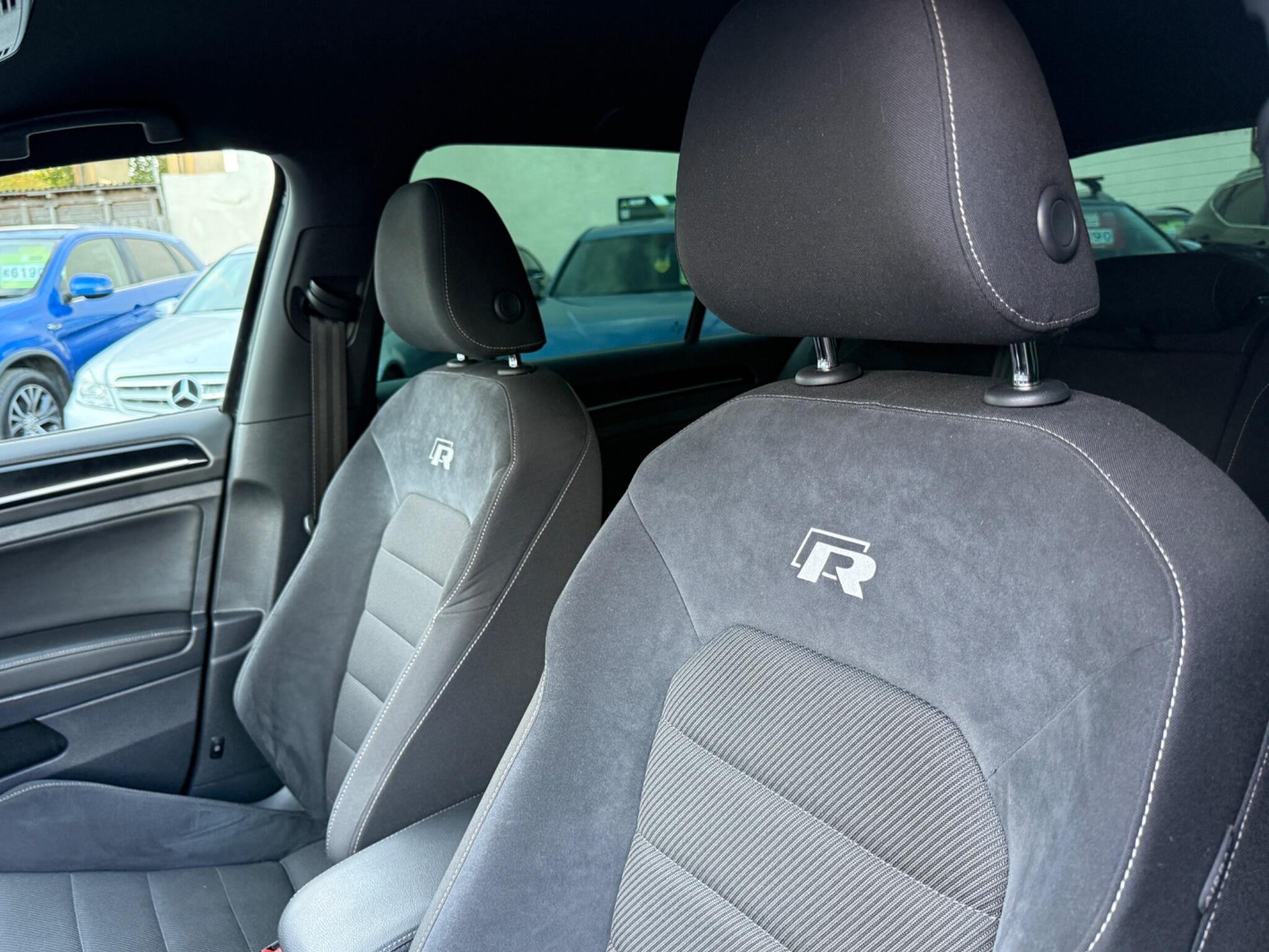 Volkswagen Golf - Image 44