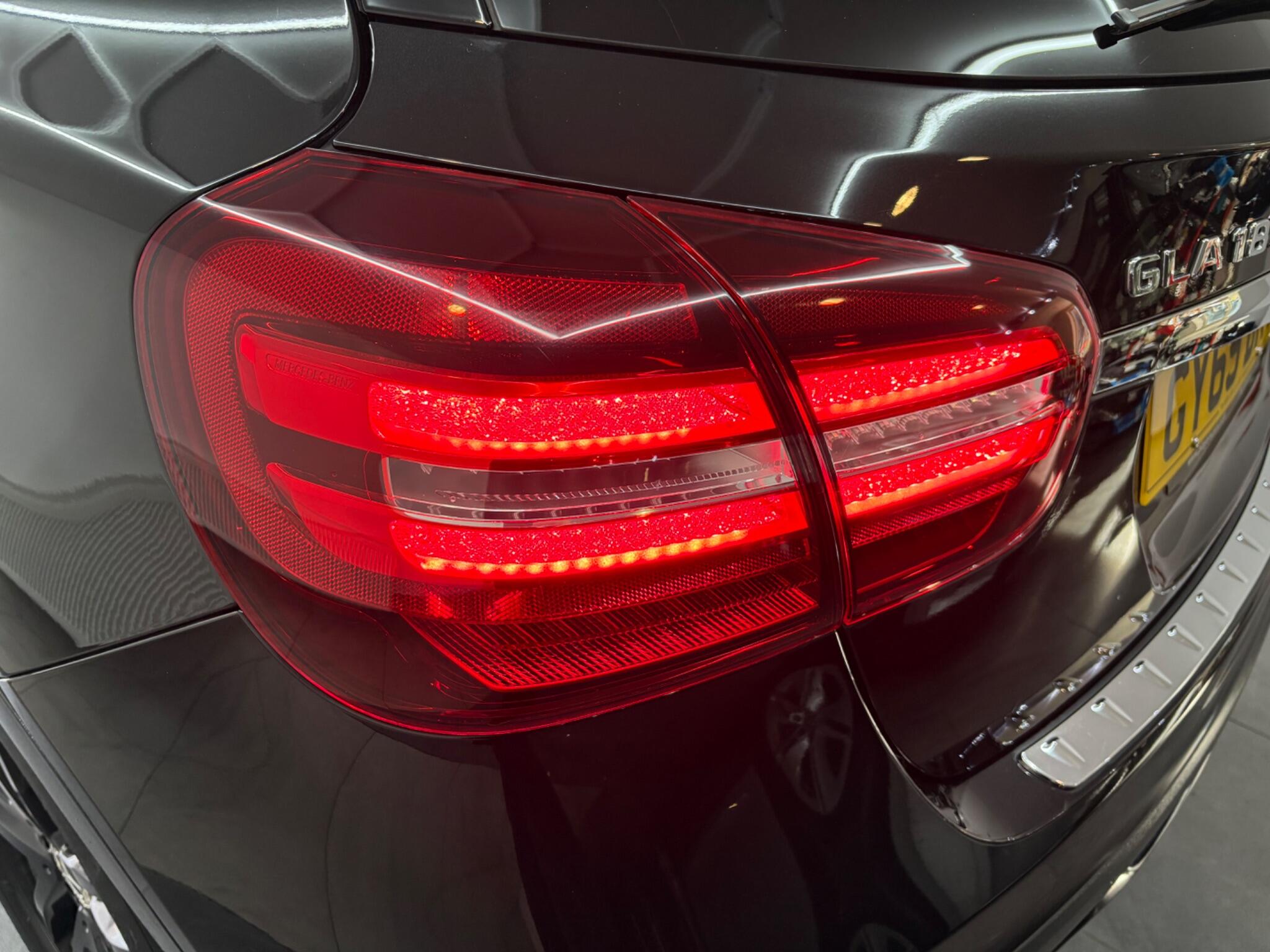 Mercedes-Benz Gla view 21