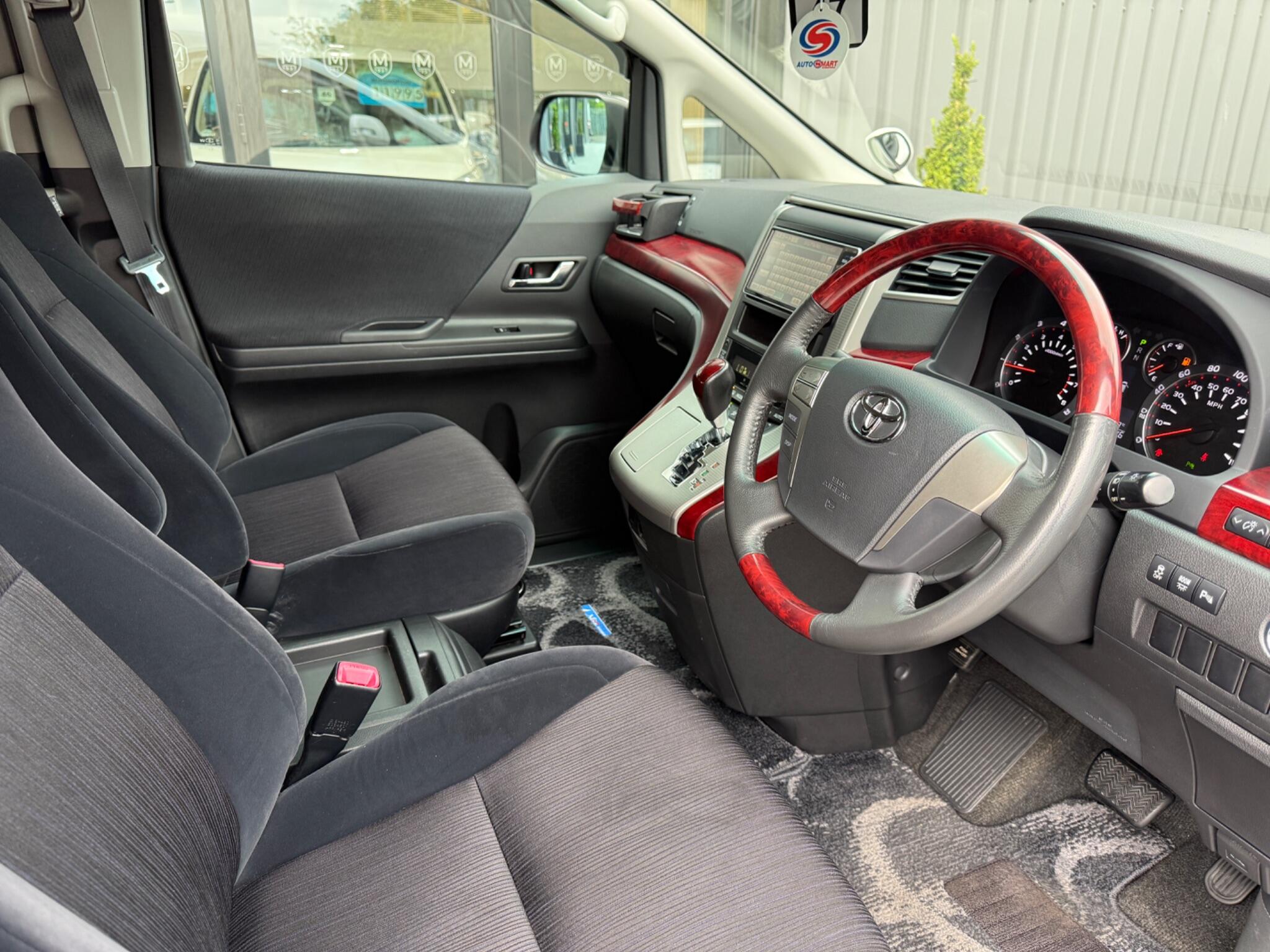 Toyota Vellfire view 42