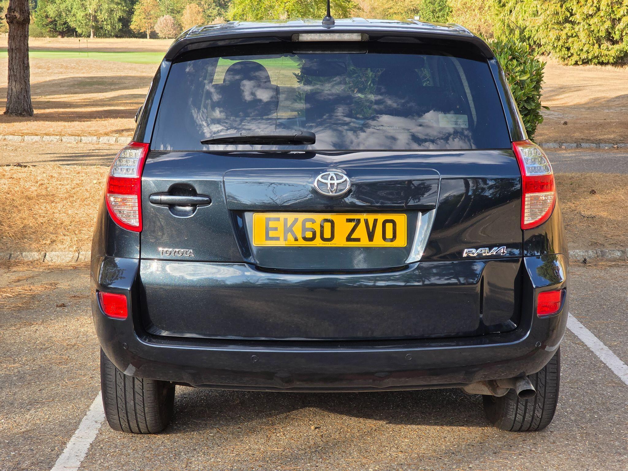 Toyota RAV4 view 10