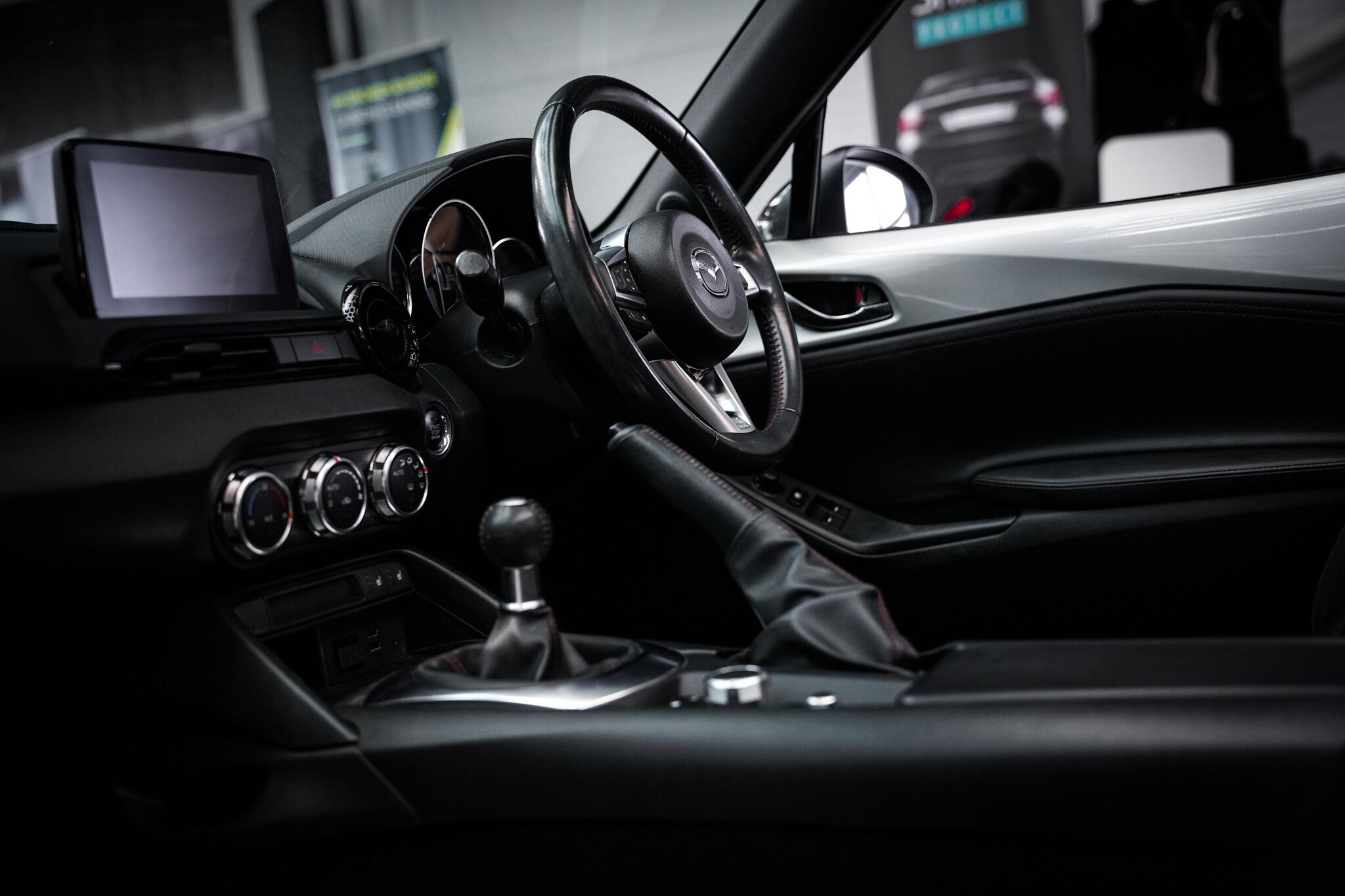 Mazda MX-5 view 3