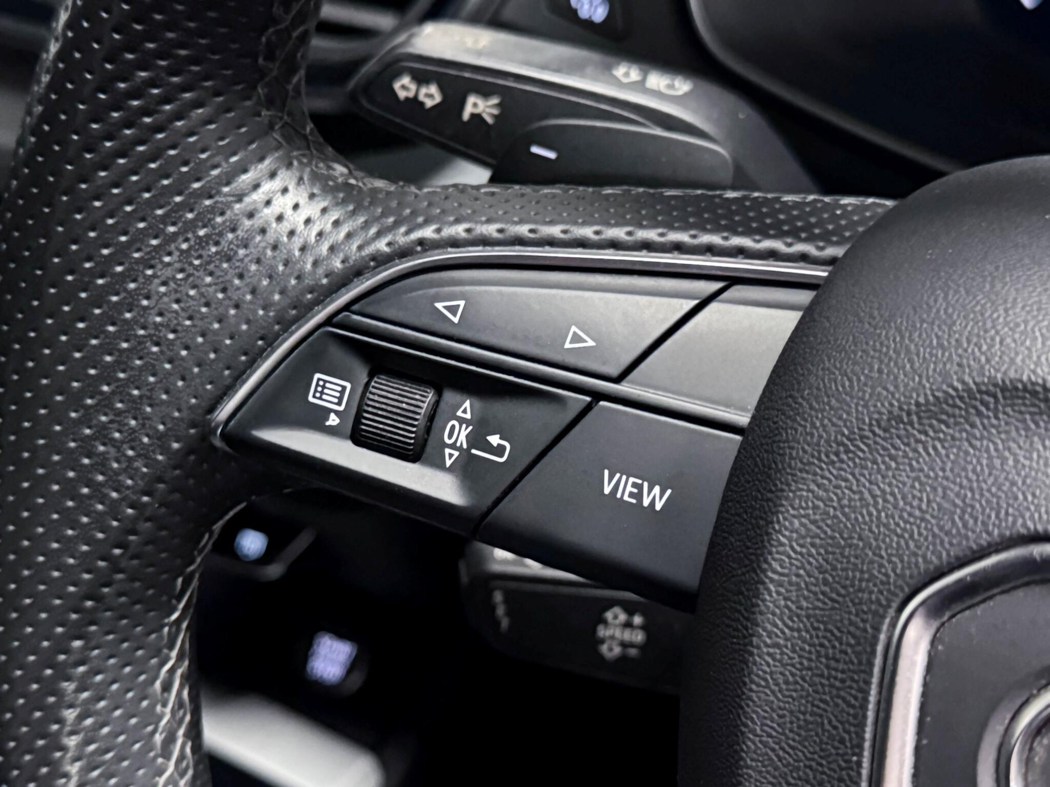 Audi Q5 view 16