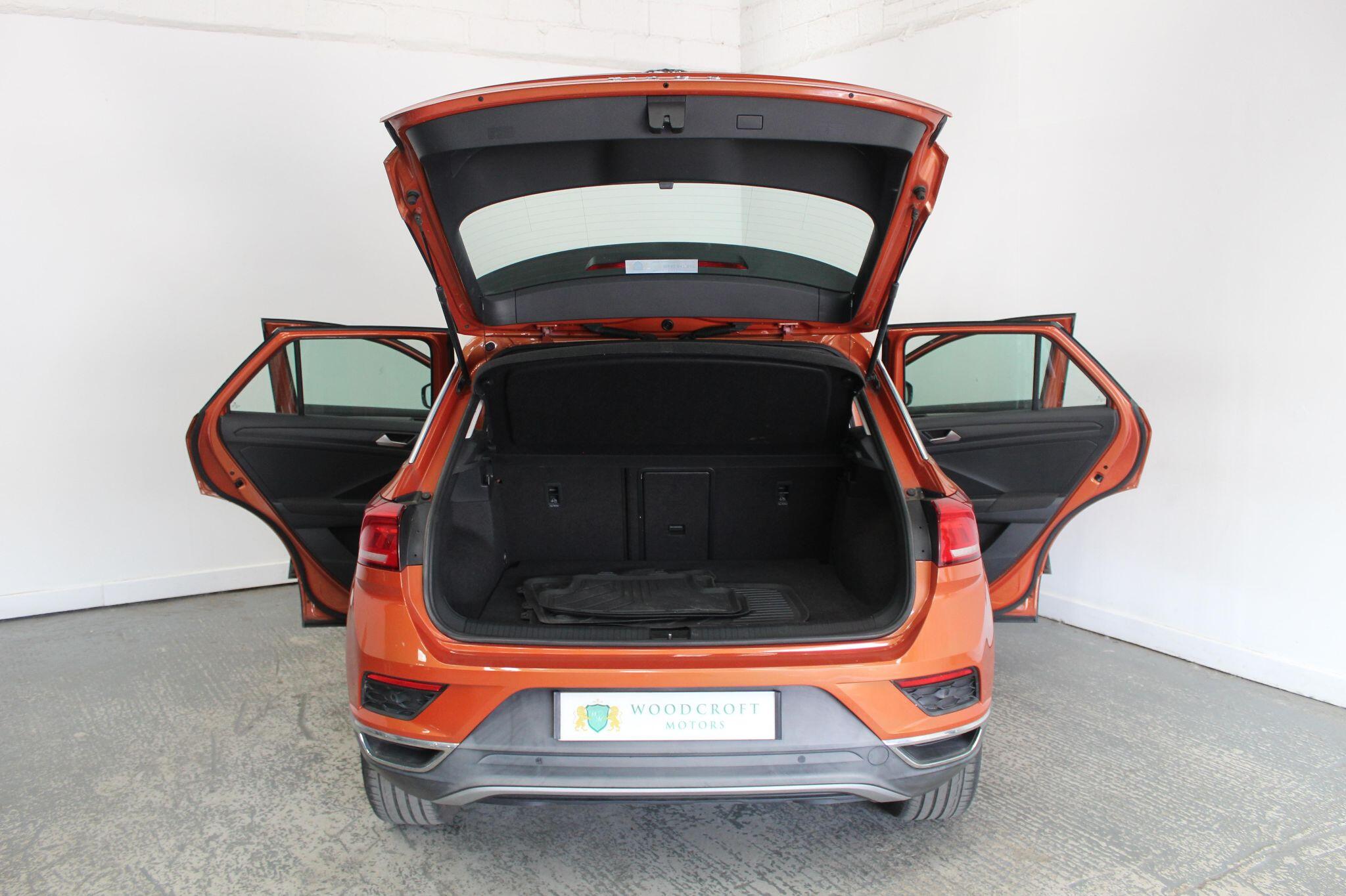 Volkswagen T-Roc view 22
