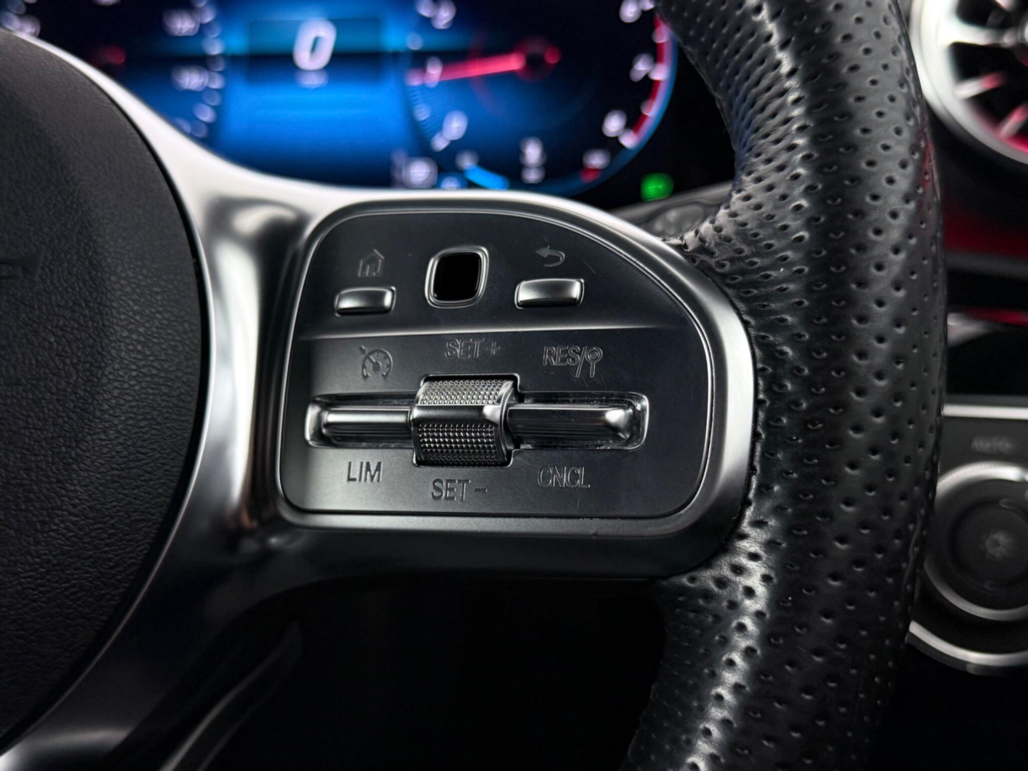 Mercedes-Benz Cla view 16