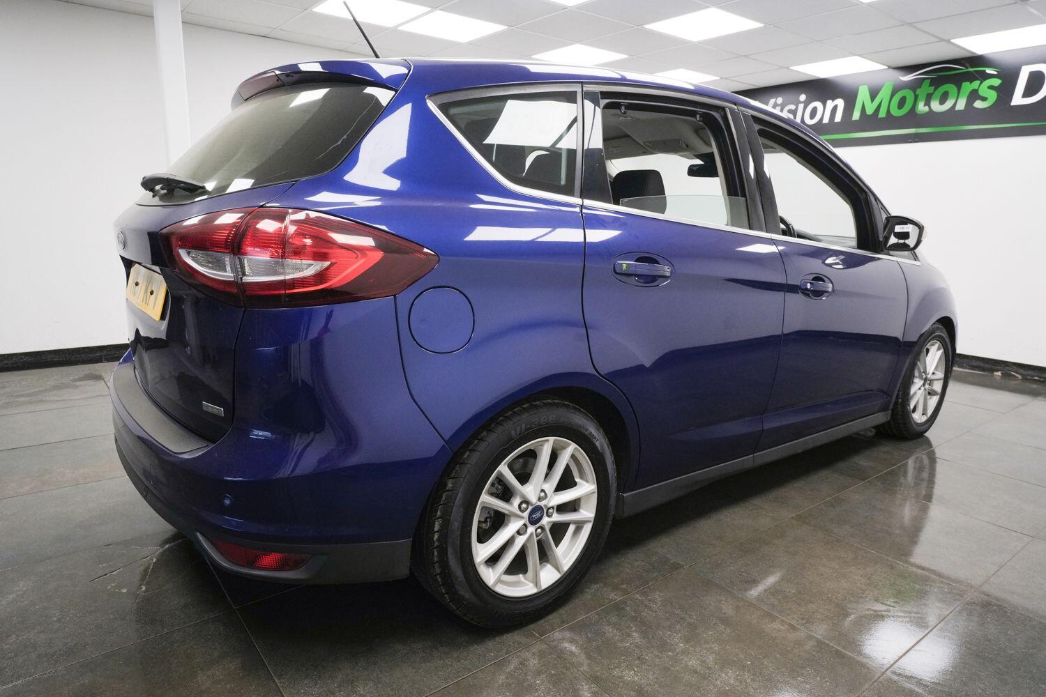Ford C-Max view 4