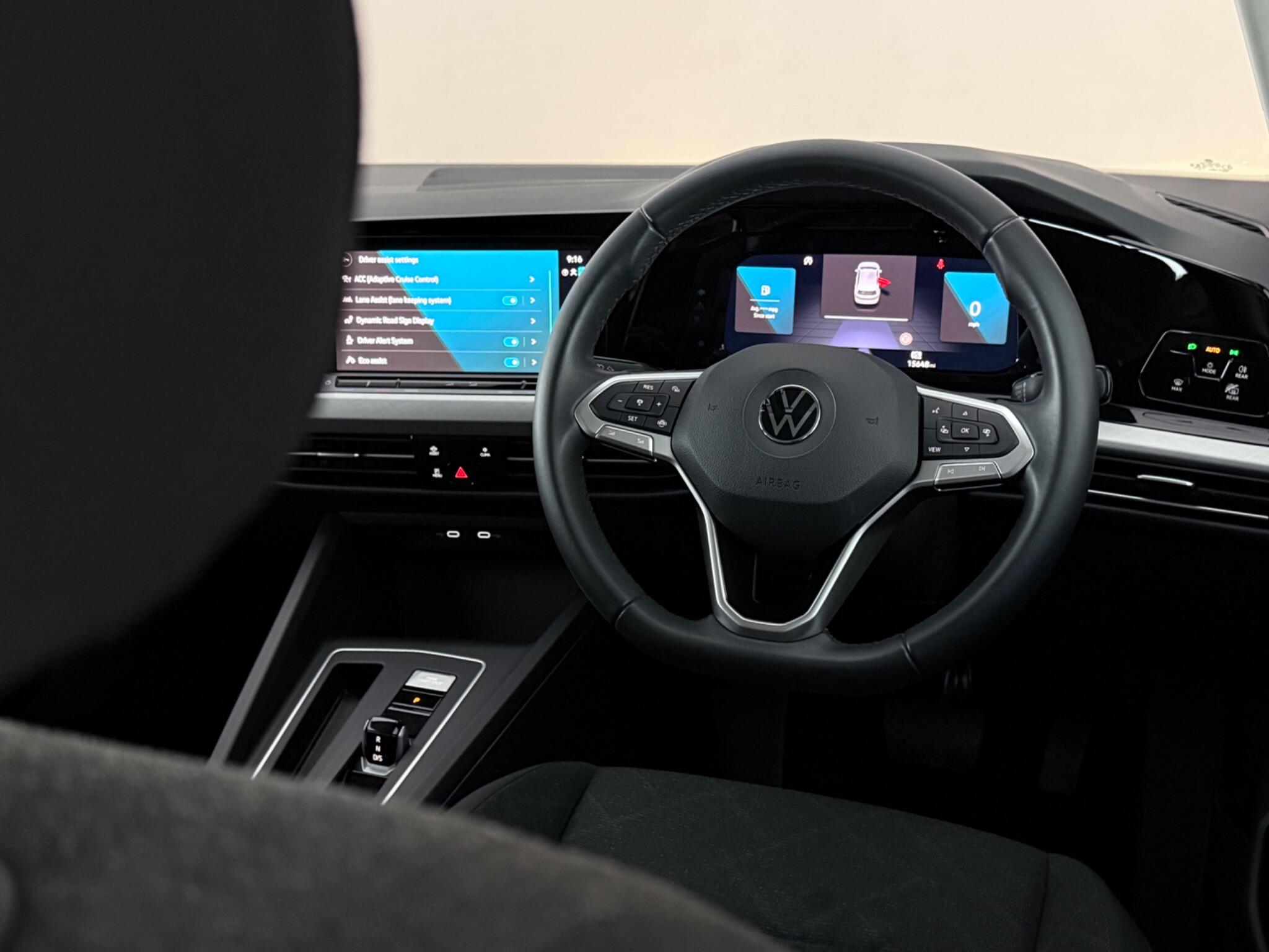 Volkswagen Golf view 13