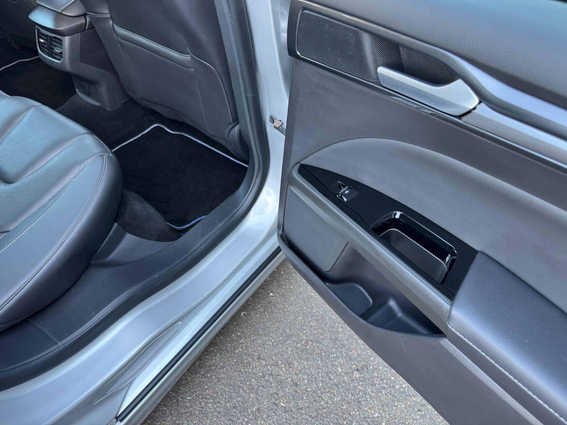 Ford Mondeo view 32