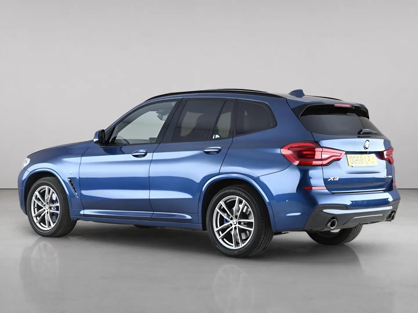 BMW X3 view 8