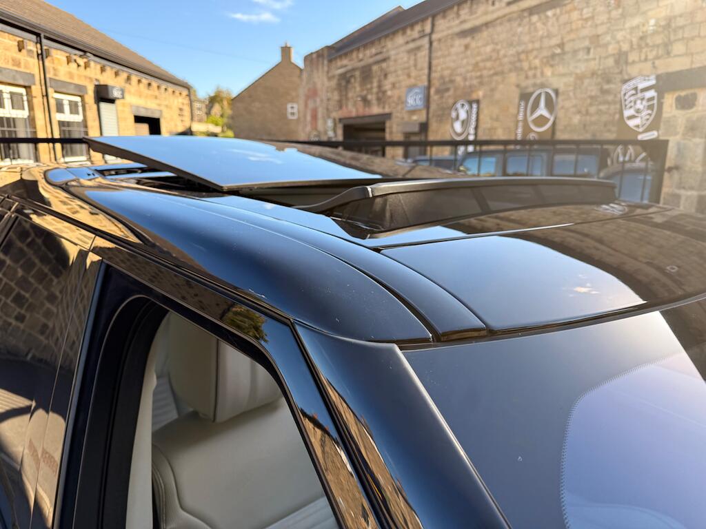 Land Rover Discovery view 21