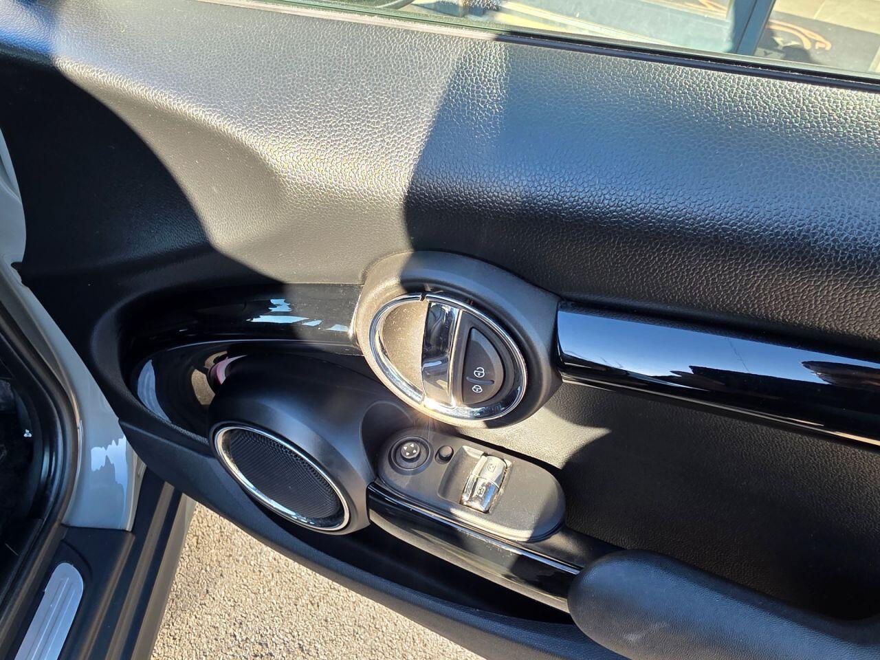 Mini Cooper view 49