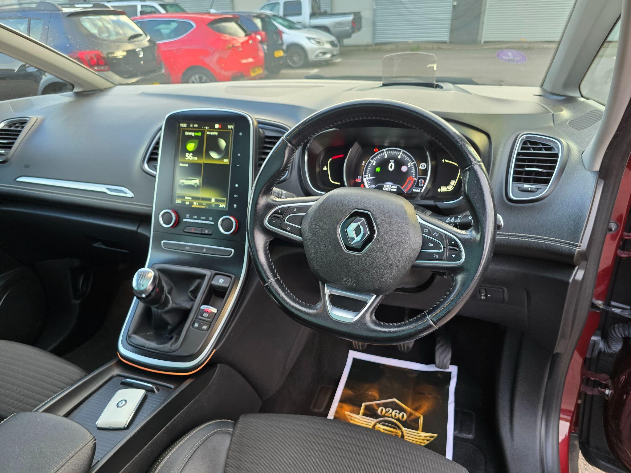 Renault Grand Scenic view 10