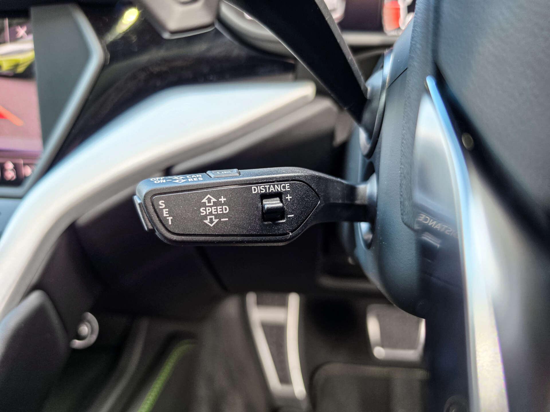 Lamborghini Urus view 6