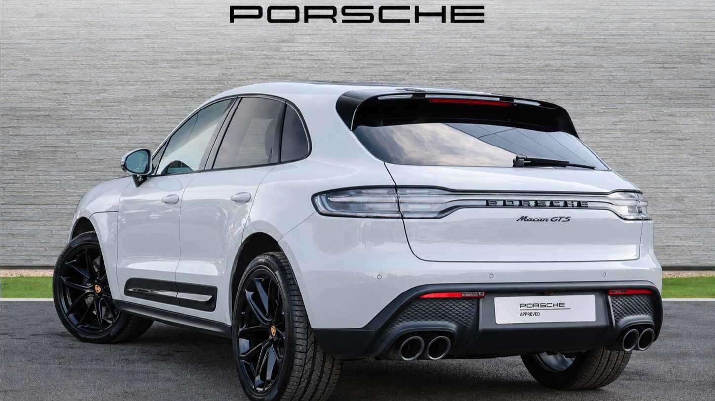 Porsche Macan view 4