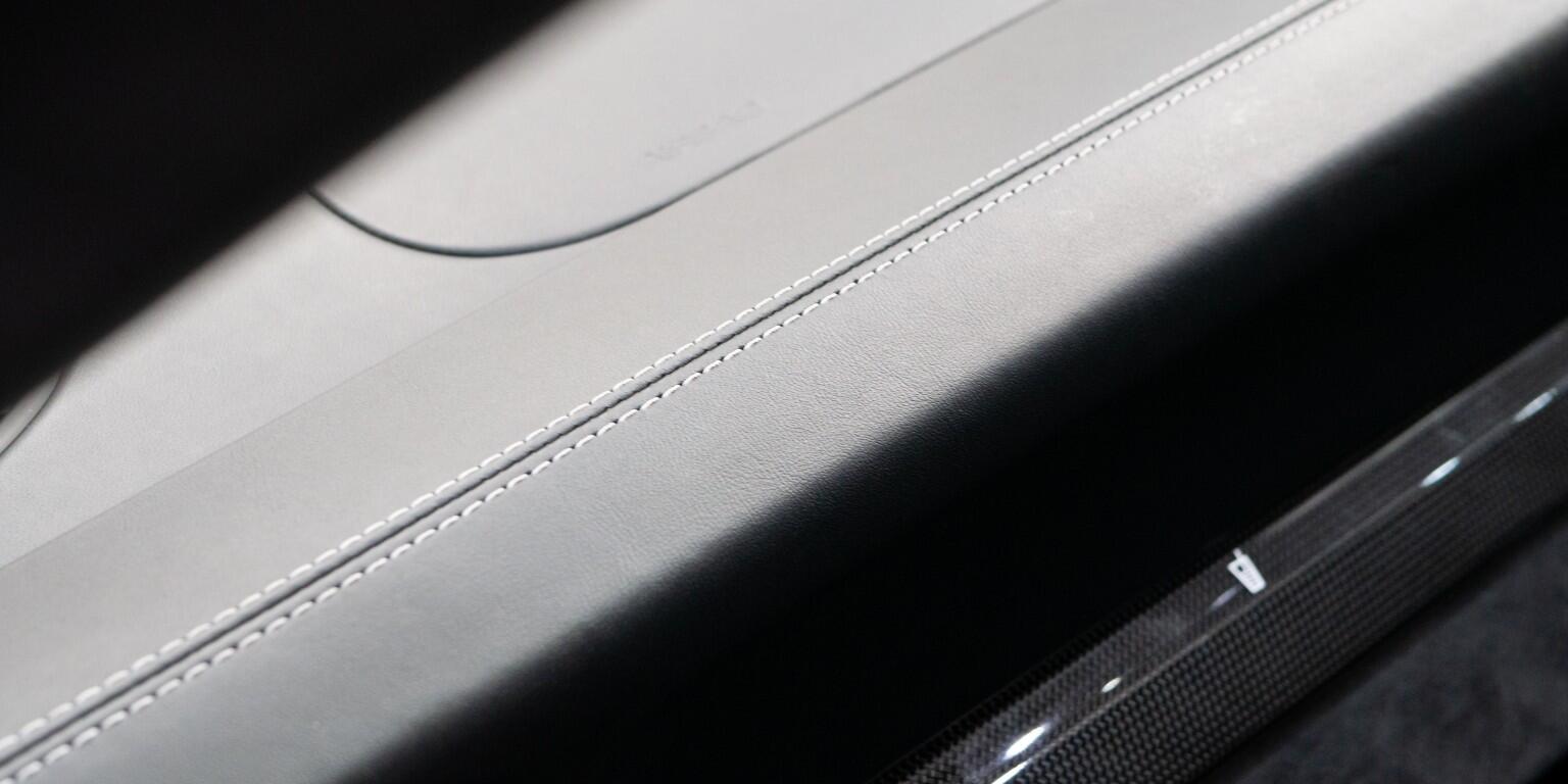 Porsche 911 view 29