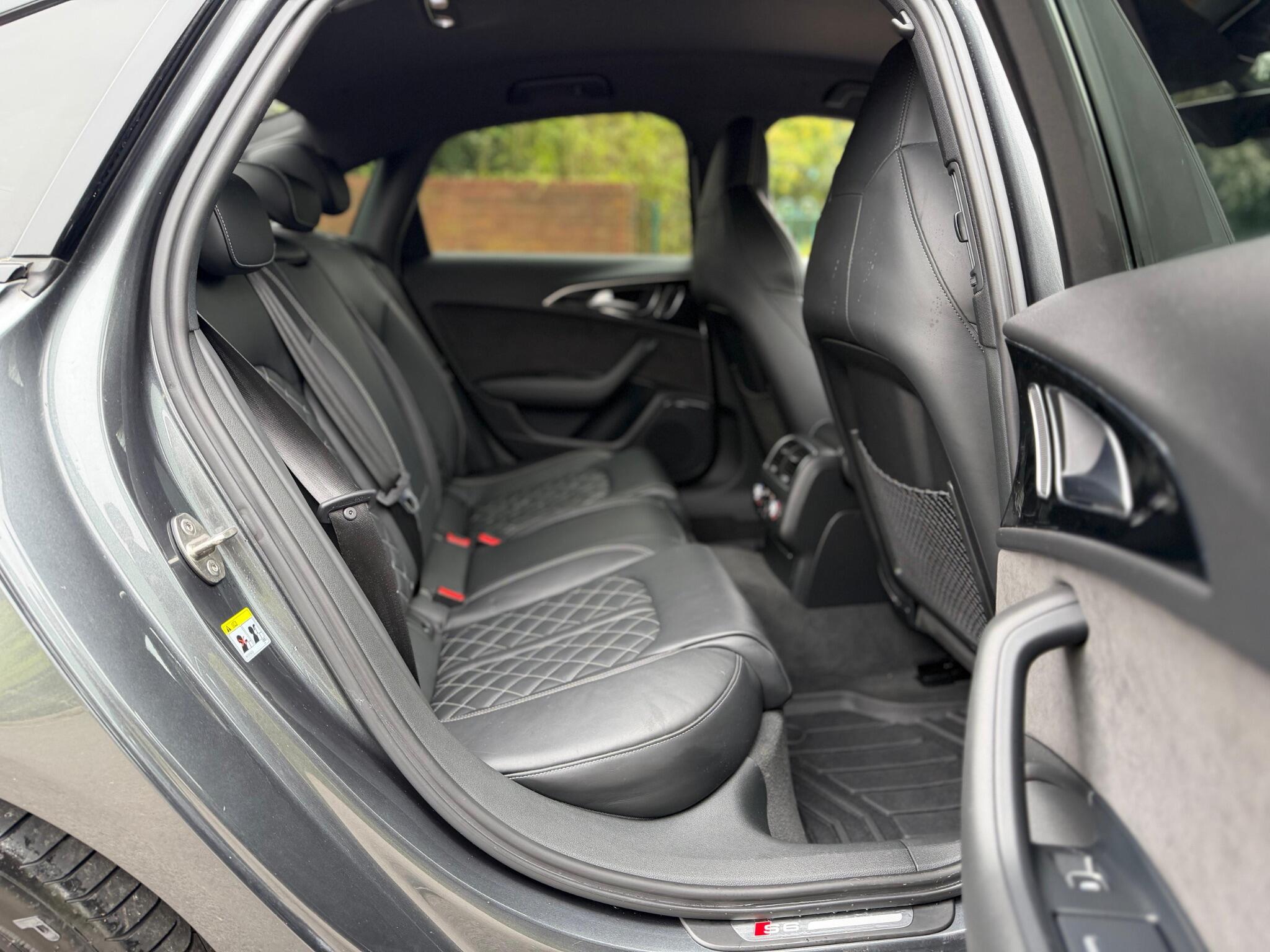 Audi S6 view 19