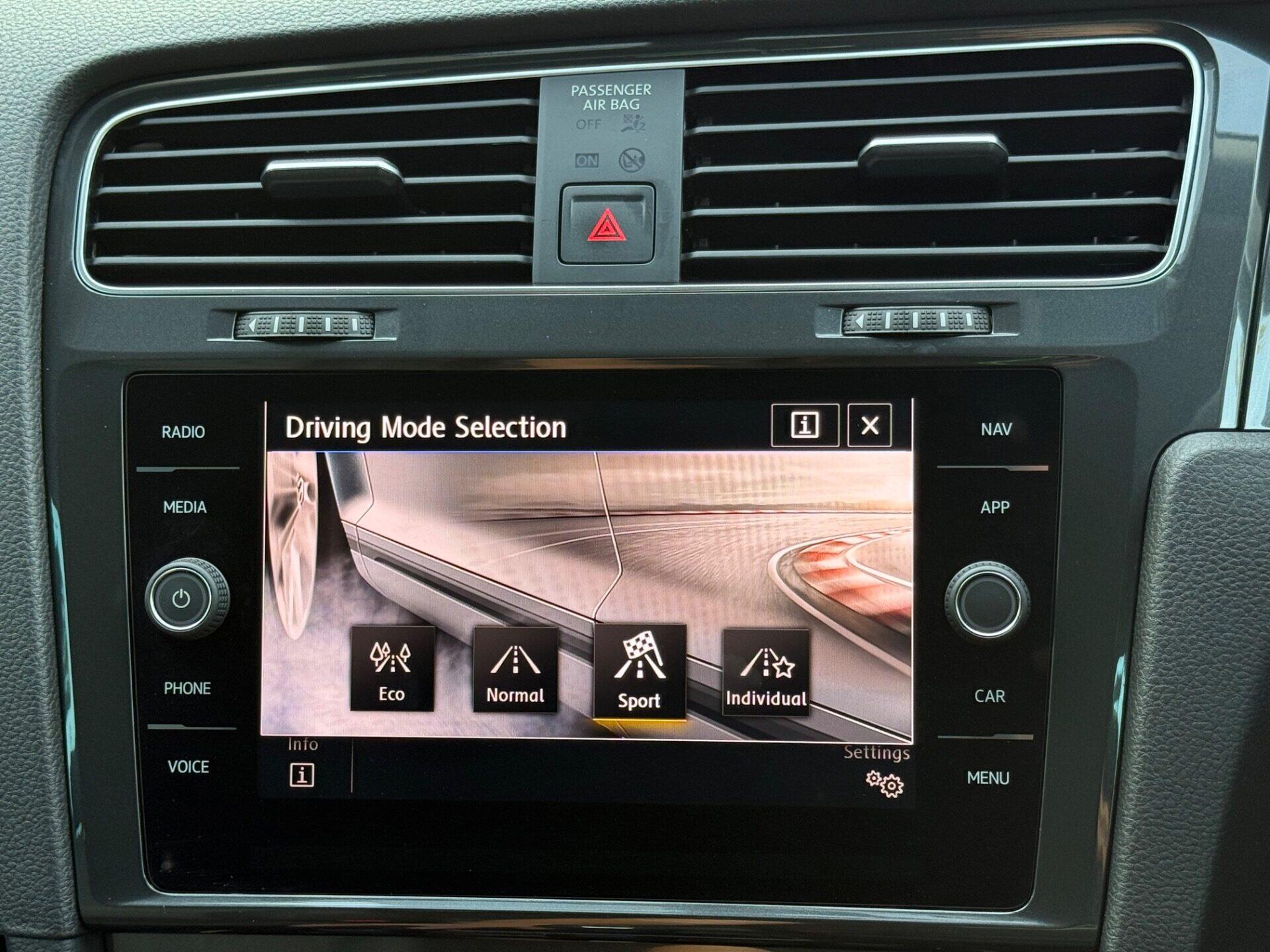 Volkswagen Golf view 39
