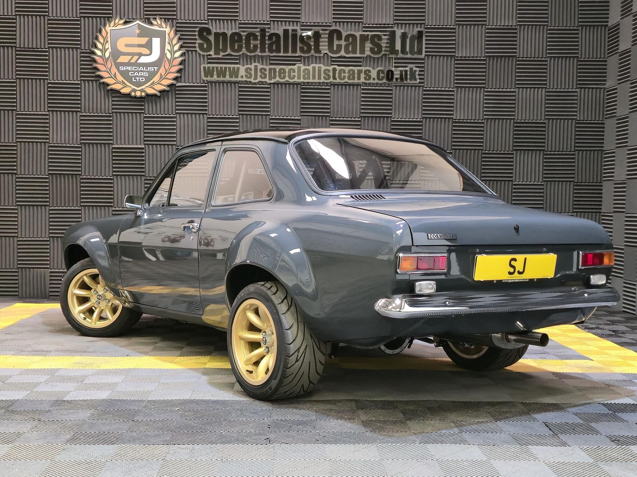 Ford Escort view 16