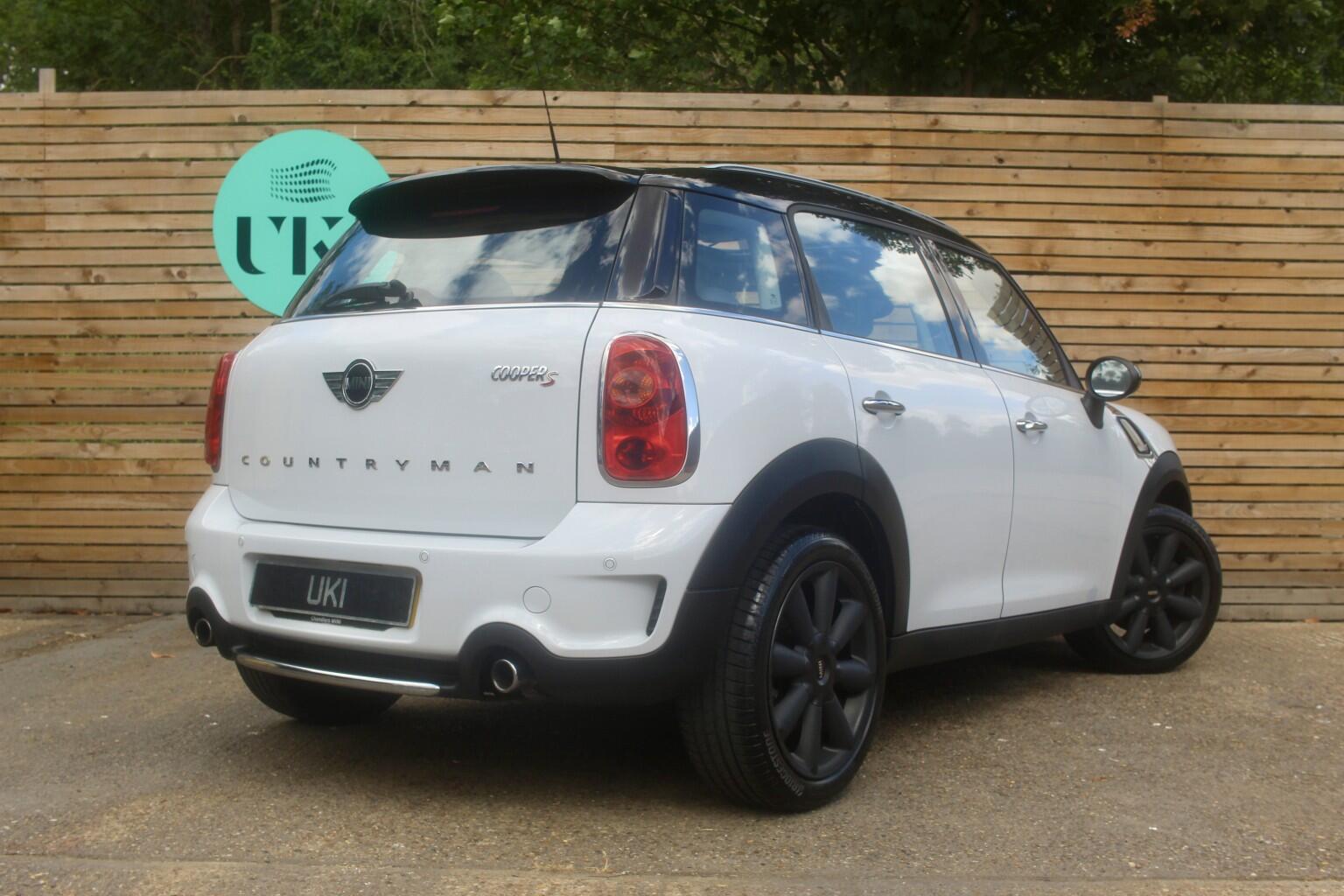 Mini Countryman view 2