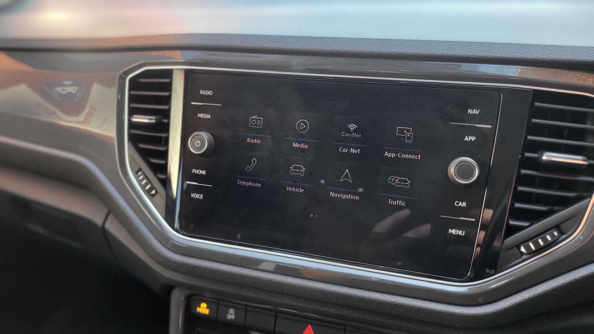 Volkswagen T-Roc view 26