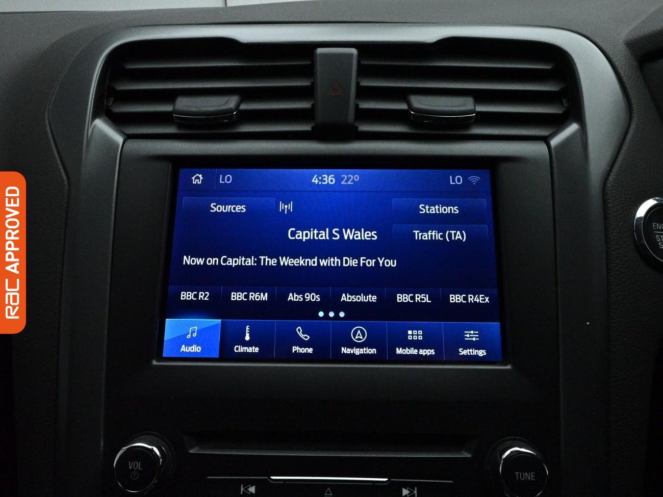 Ford Mondeo view 14