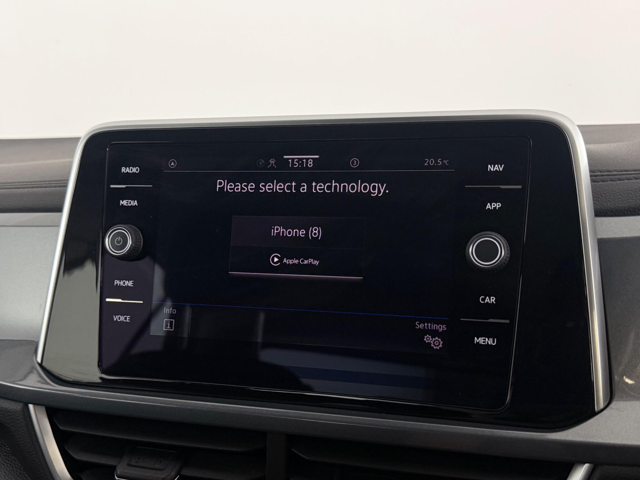 Volkswagen T-Roc view 21