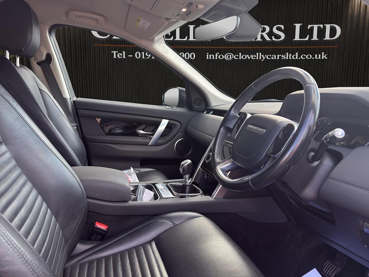 Land Rover Discovery Sport view 27