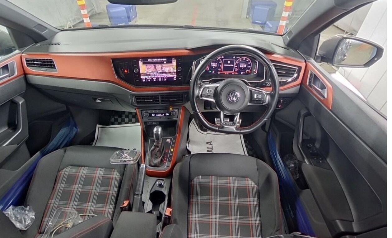 Volkswagen Polo view 5